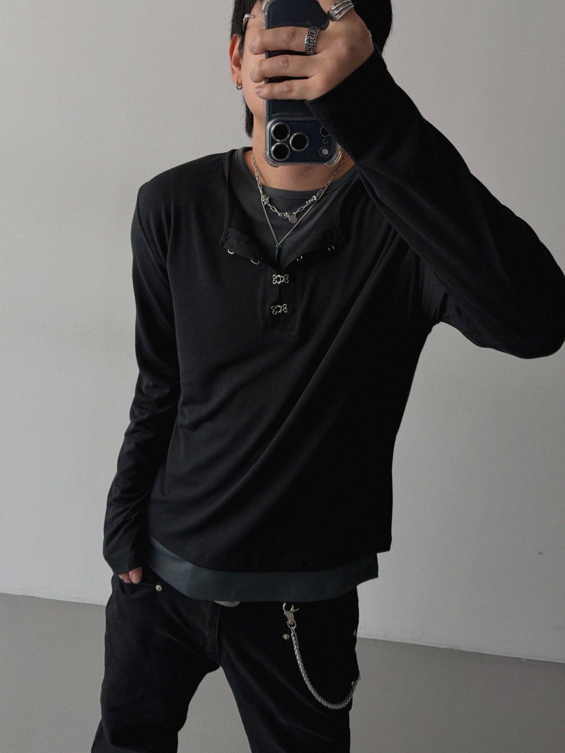 Buckle henley neck layered crop t