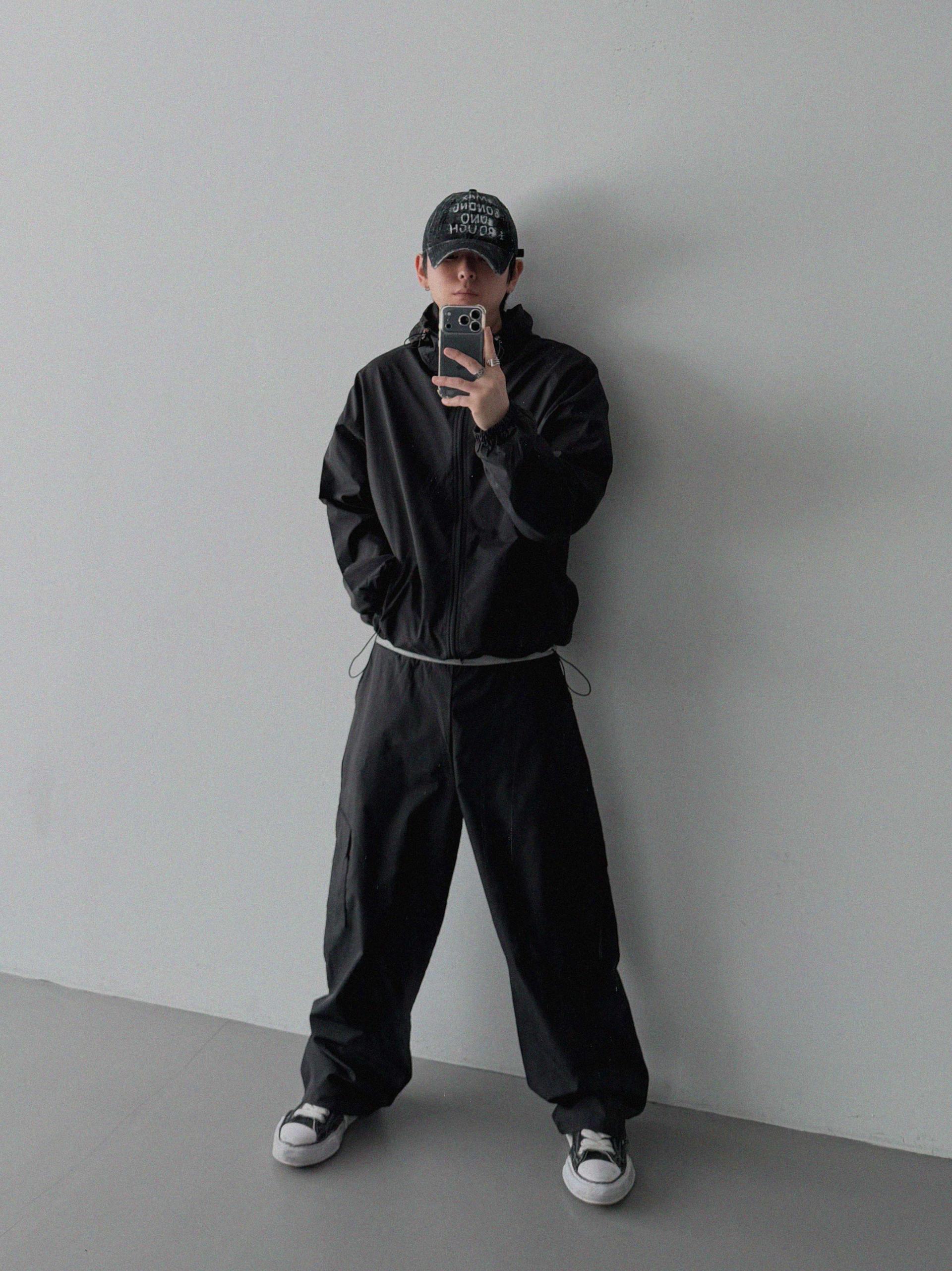 Space set-up [Wind breaker & Cargo pants]