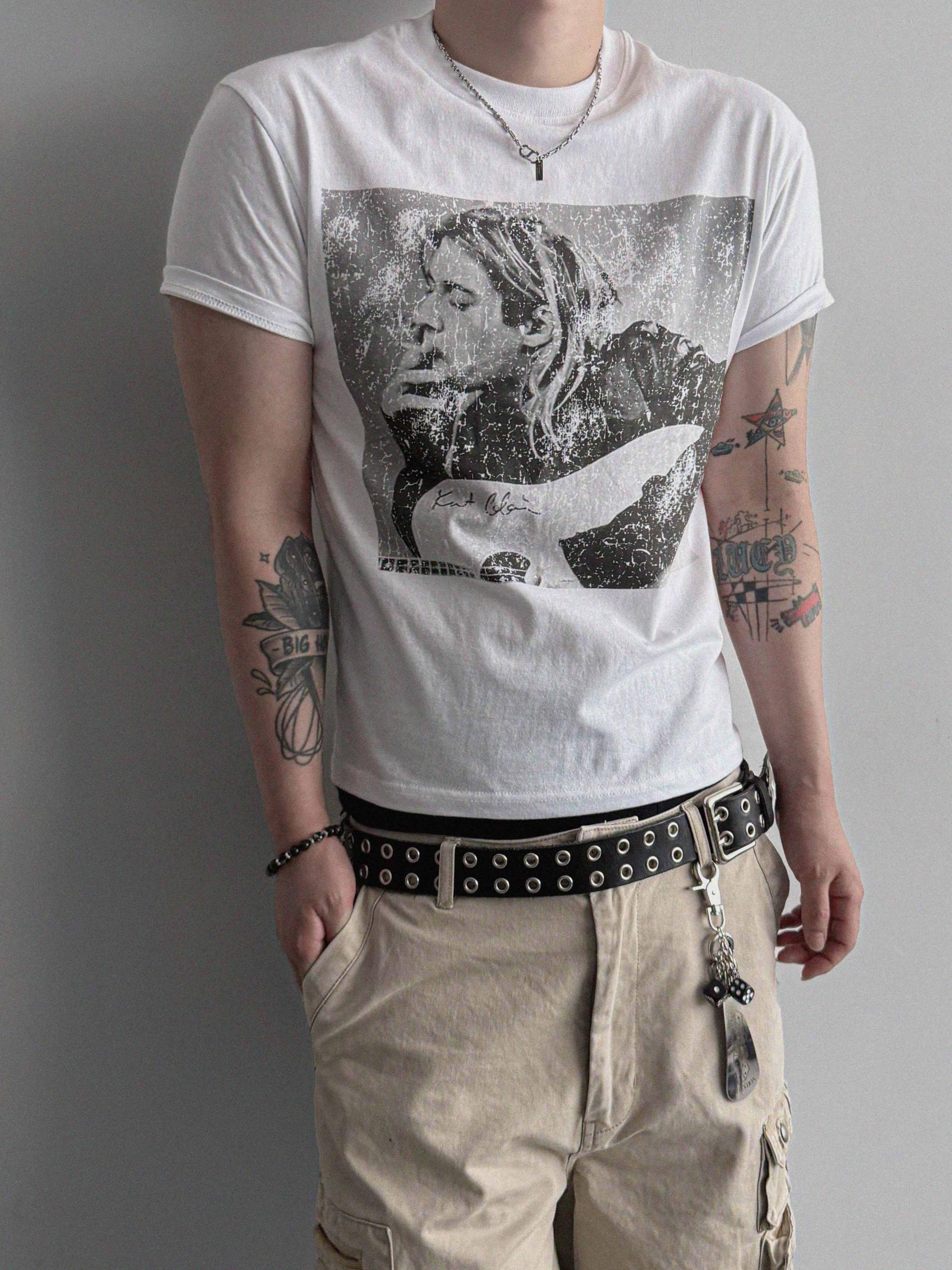 Cut printed muscle half t