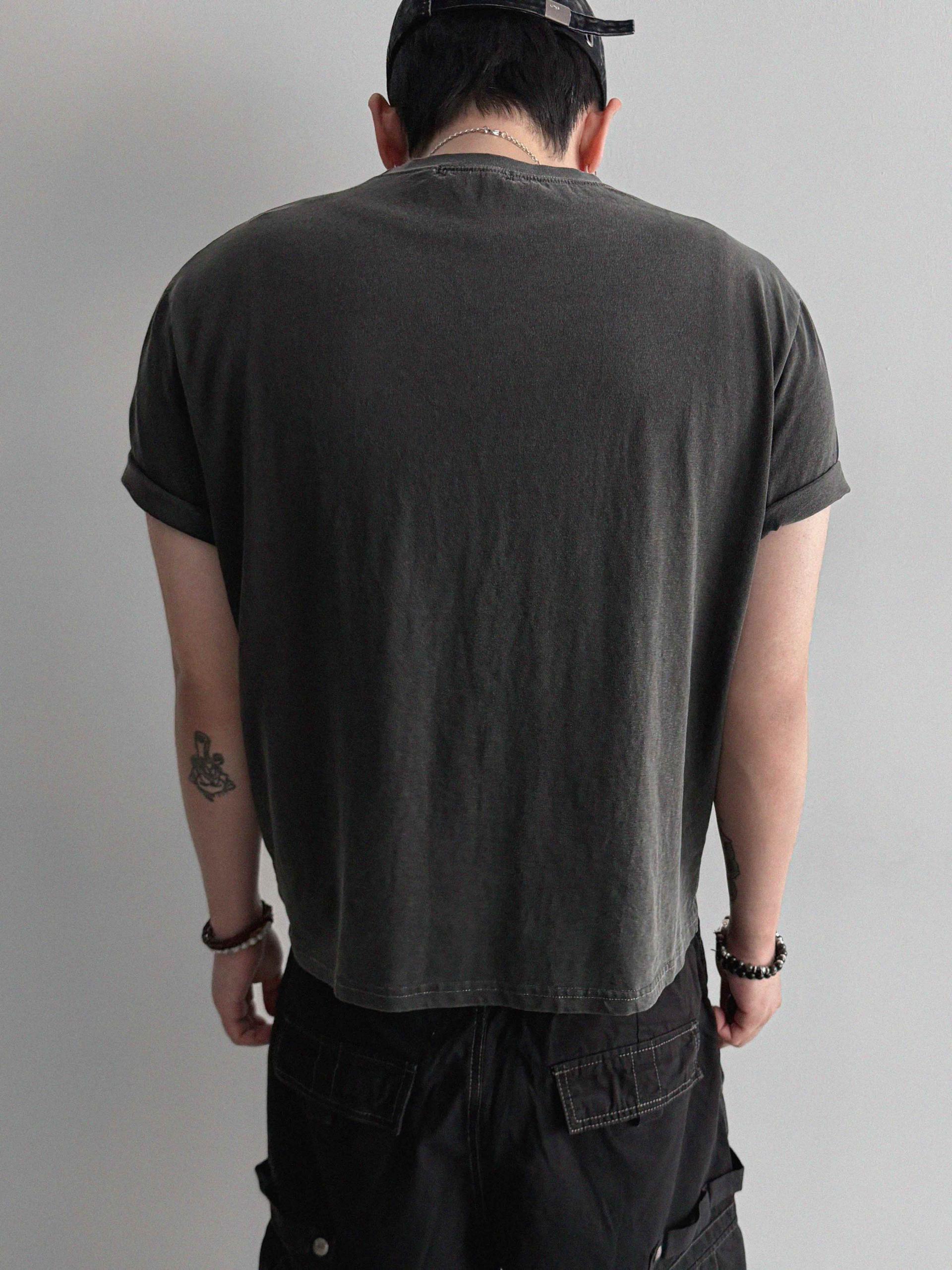Fade pigment crop half t