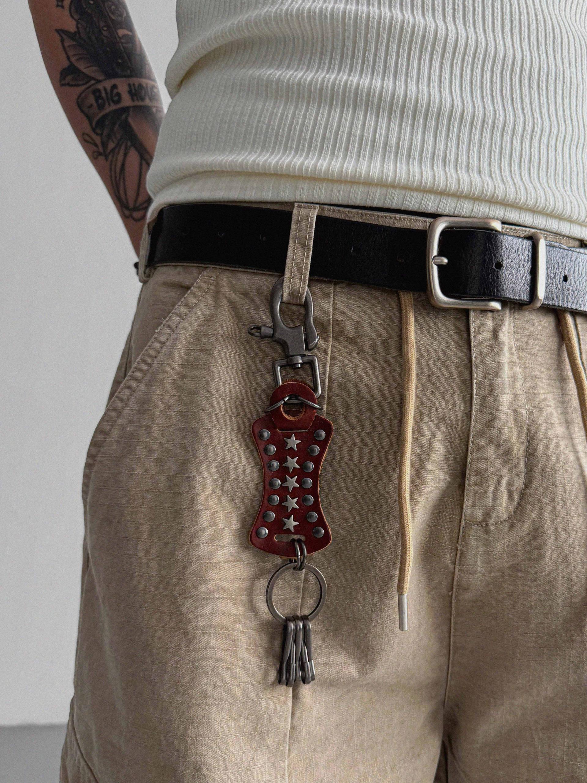 Antique star stud leather keyring