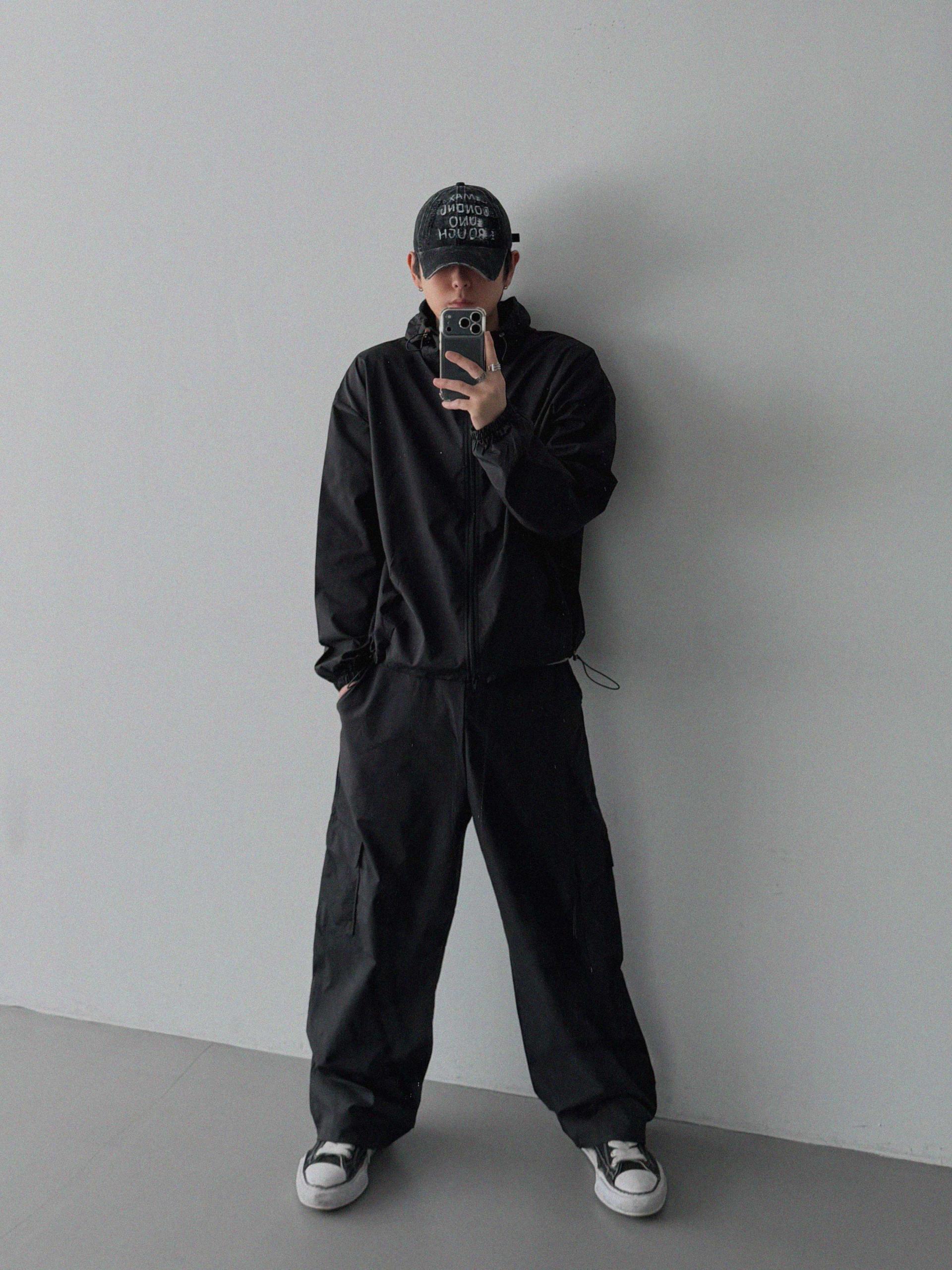 Space set-up [Wind breaker & Cargo pants]