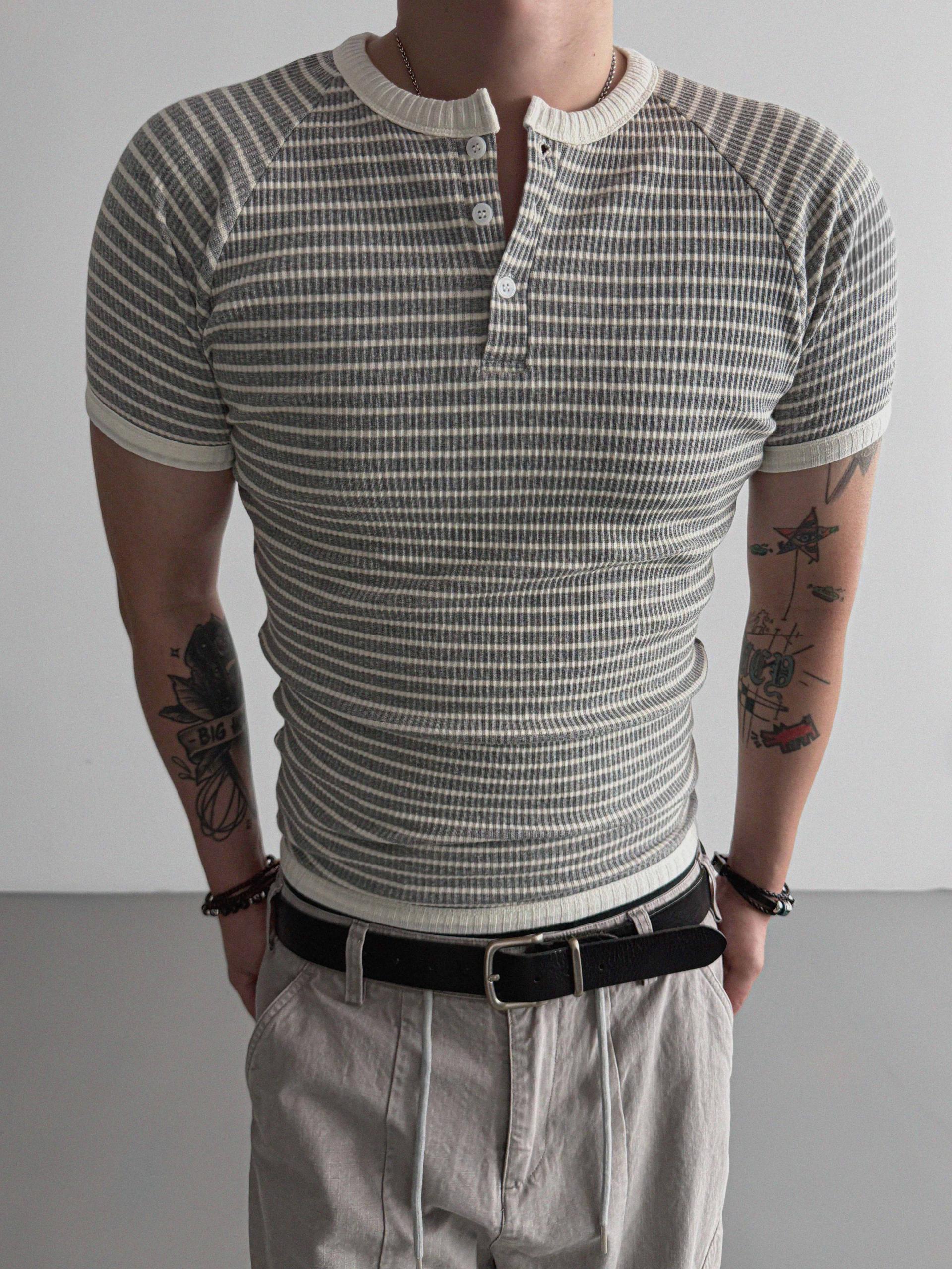 Ribbed stripe henley neck muscle half T