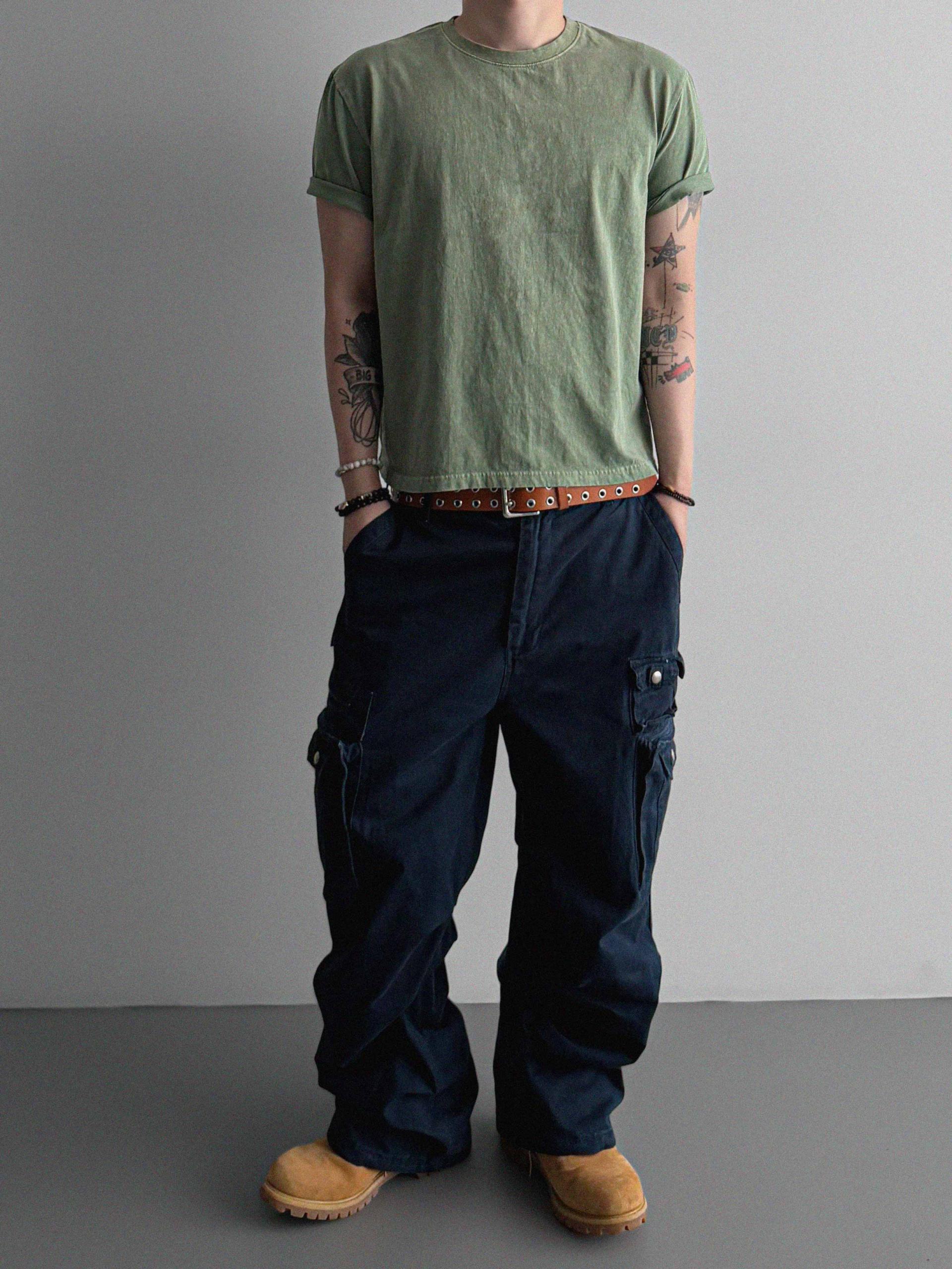 Fade pigment crop half t
