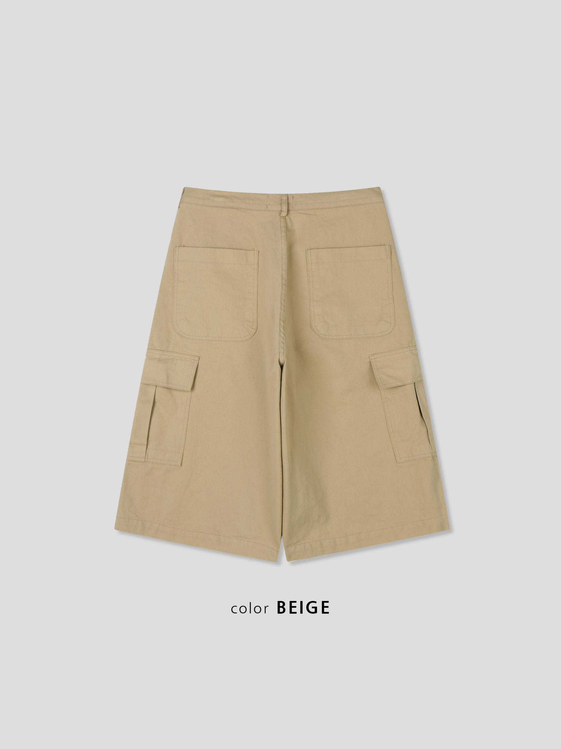 Pintuck bermuda cargo pants