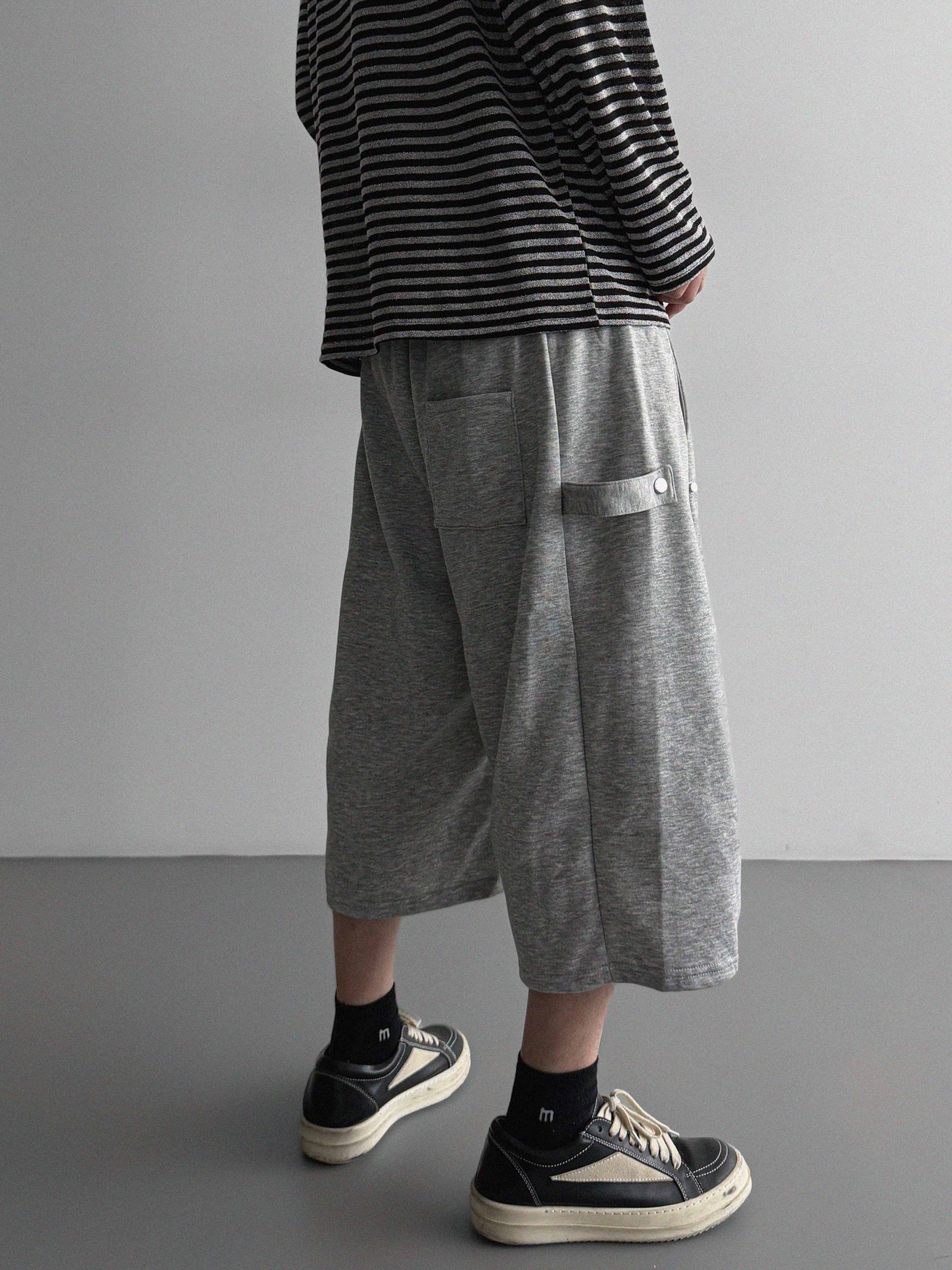 Side snap bermuda sweat pants