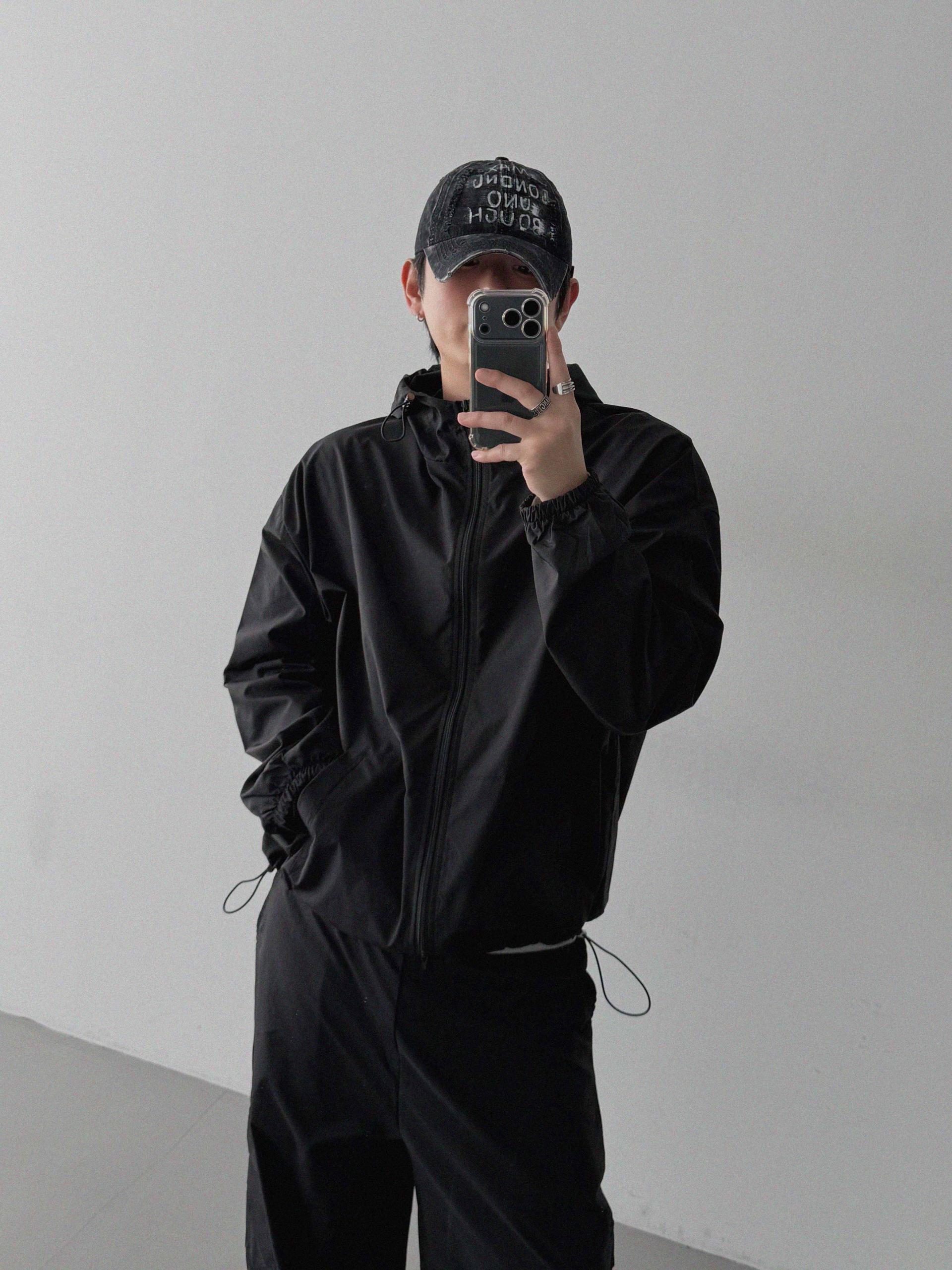 Space set-up [Wind breaker & Cargo pants]