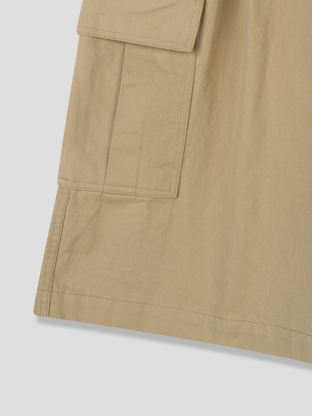 Pintuck bermuda cargo pants