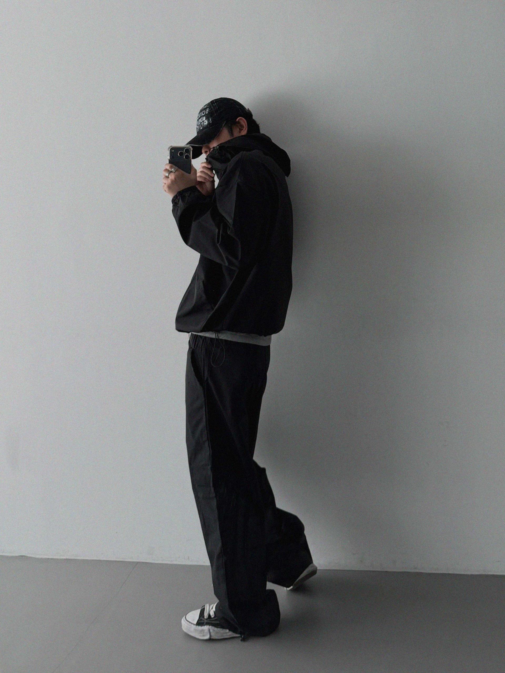Space set-up [Wind breaker & Cargo pants]