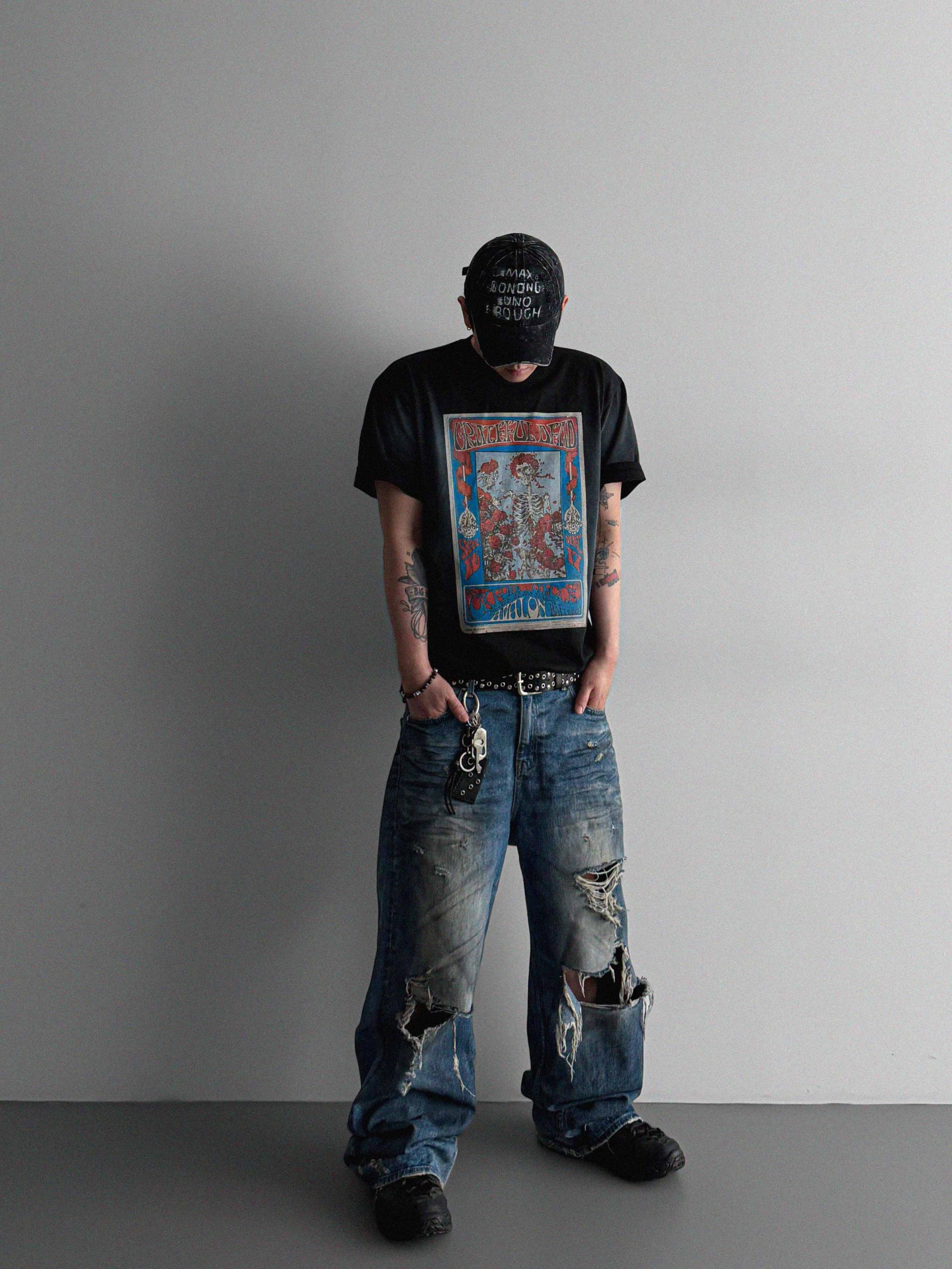 Skull dirty over half t