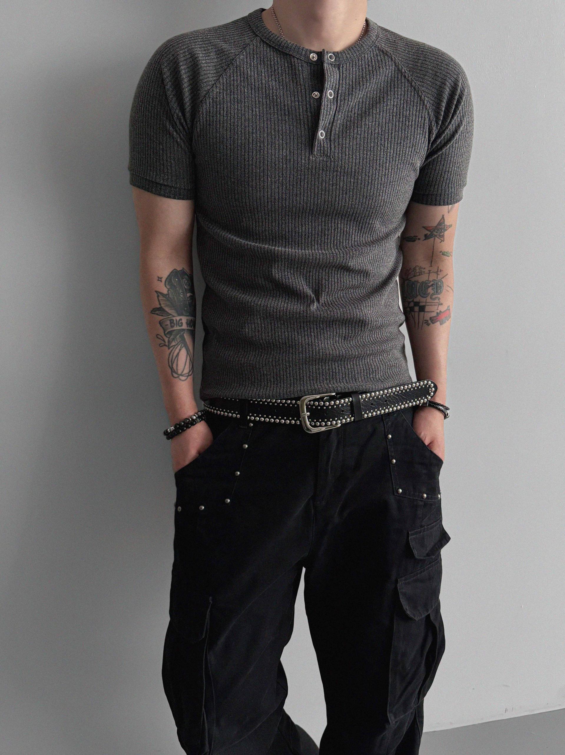 Fold ribbed henley neck muscle half t