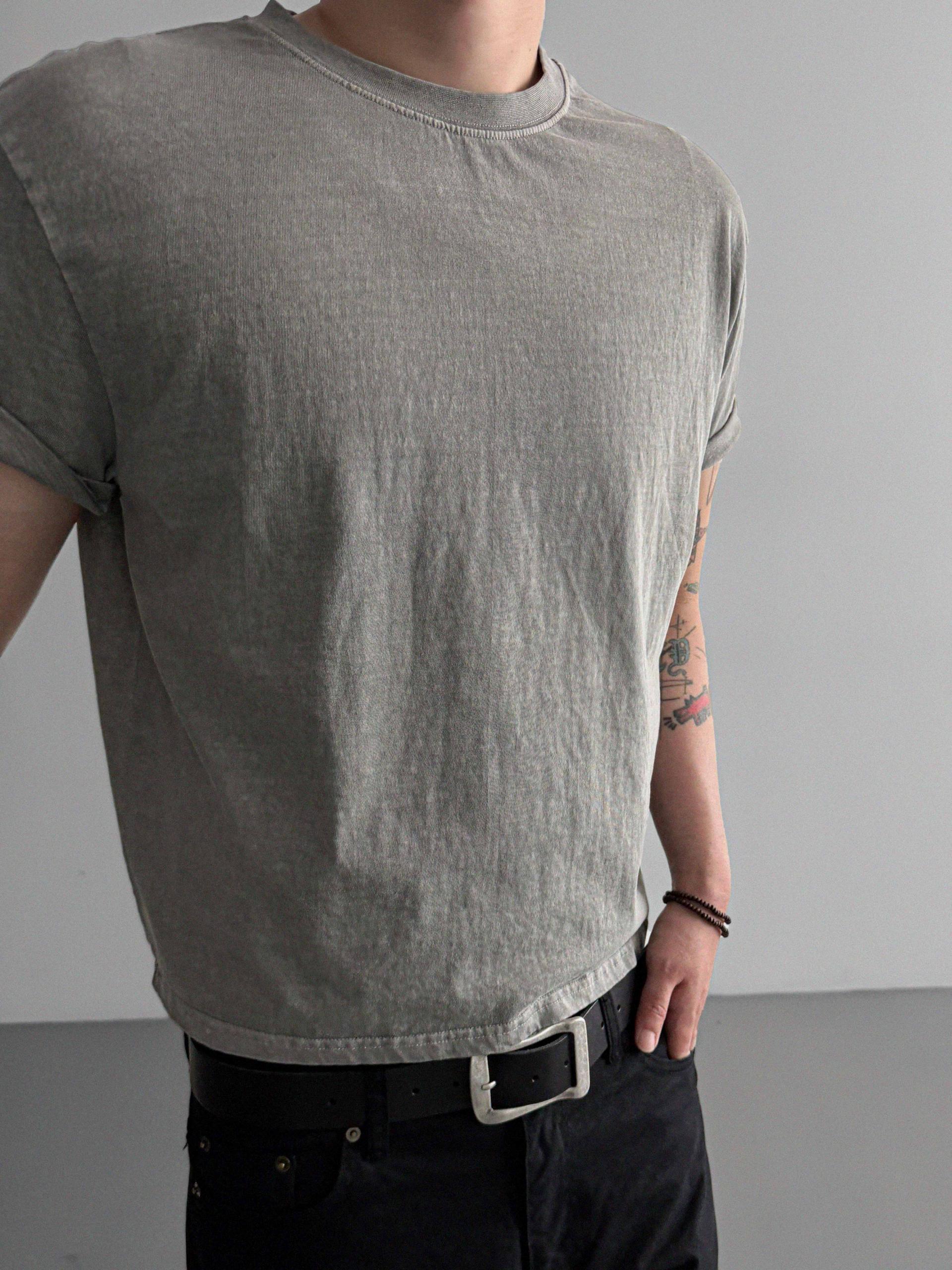 Fade pigment crop half t