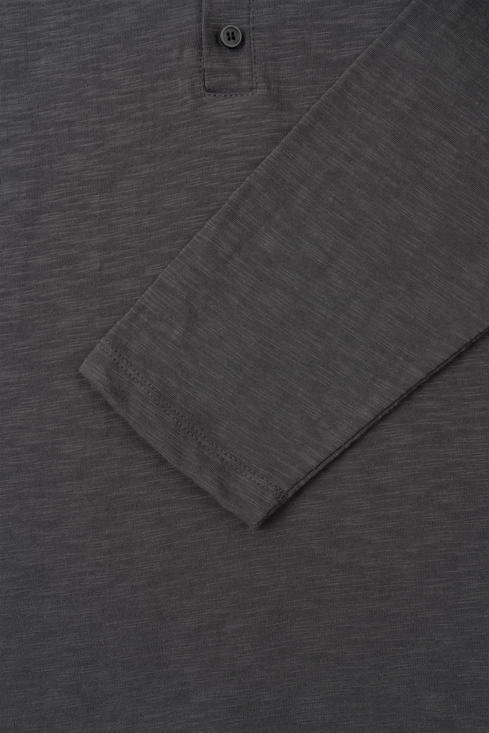 Slab 5 button collar t