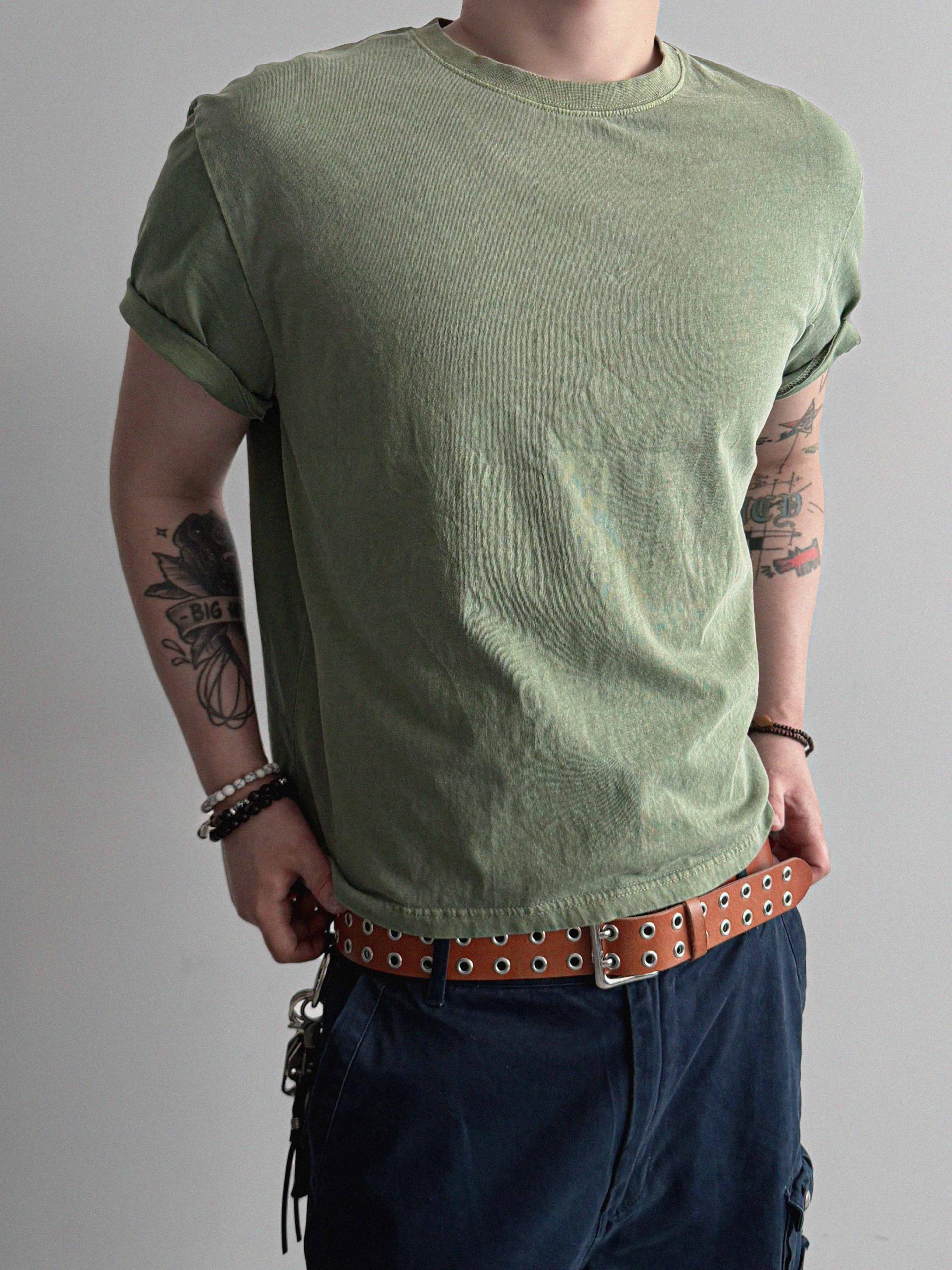 Fade pigment crop half t