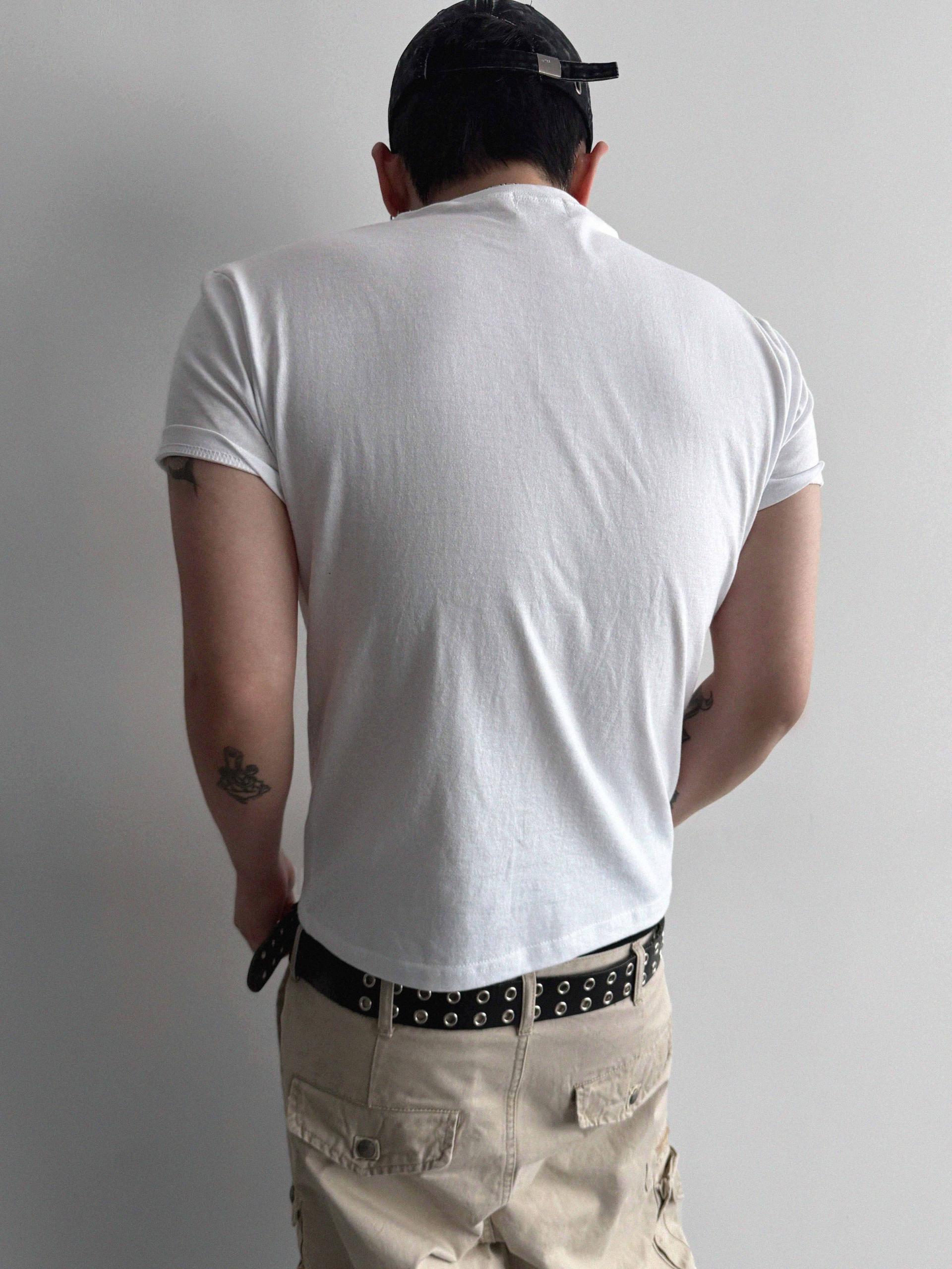 Cut printed muscle half t