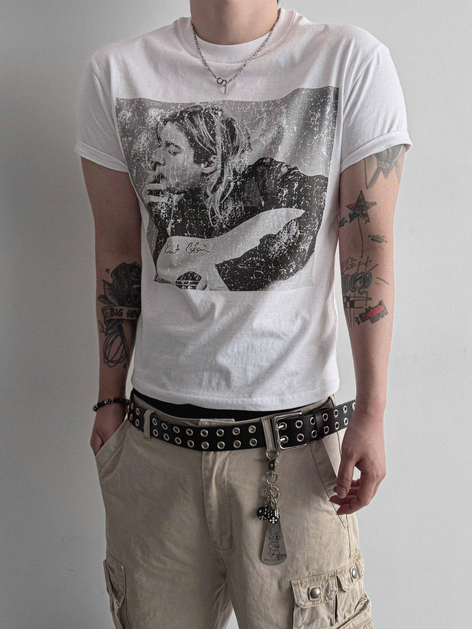 Cut printed muscle half t