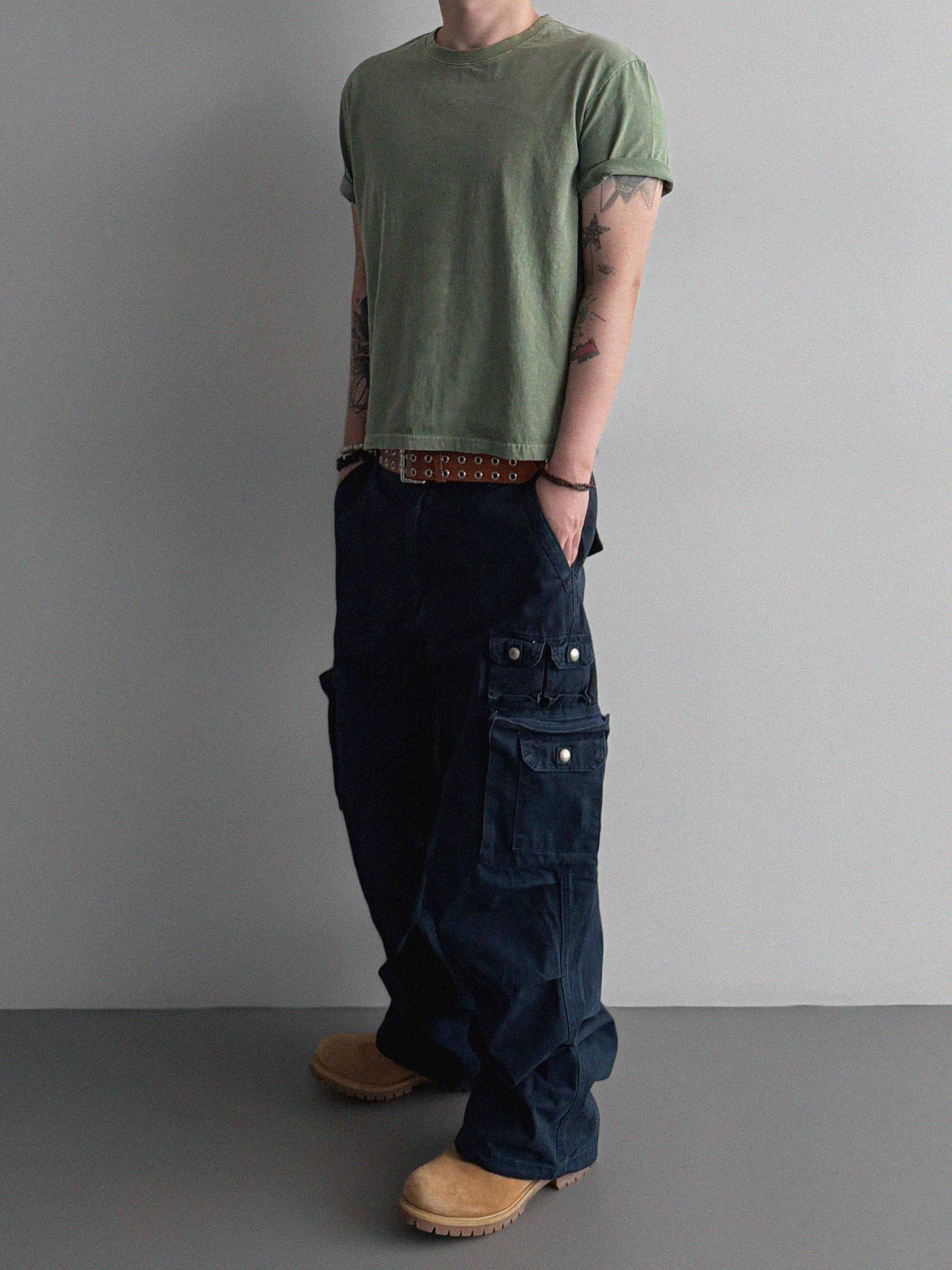 Fade pigment crop half t