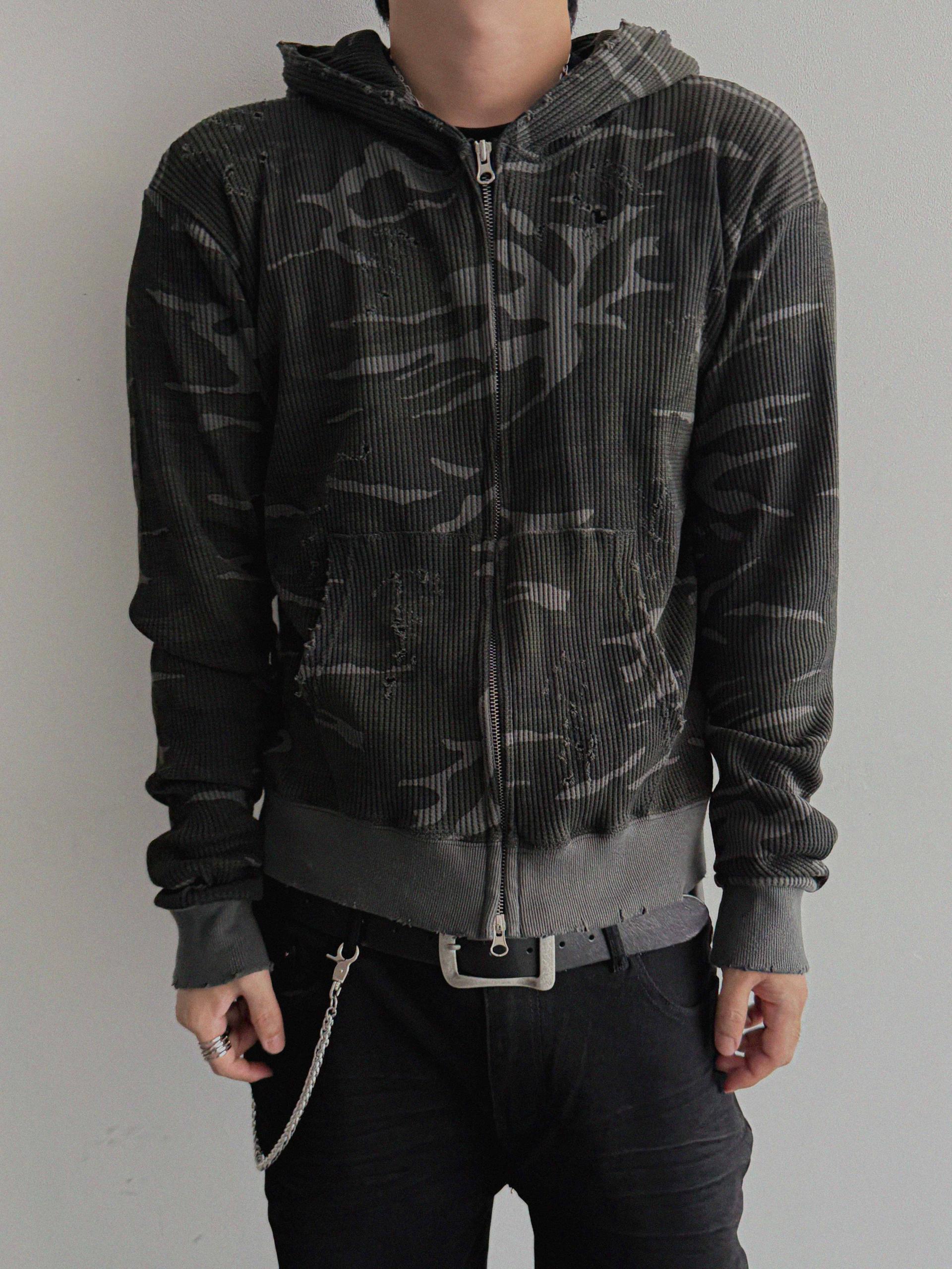 Destroyed camo crop hood zip-up