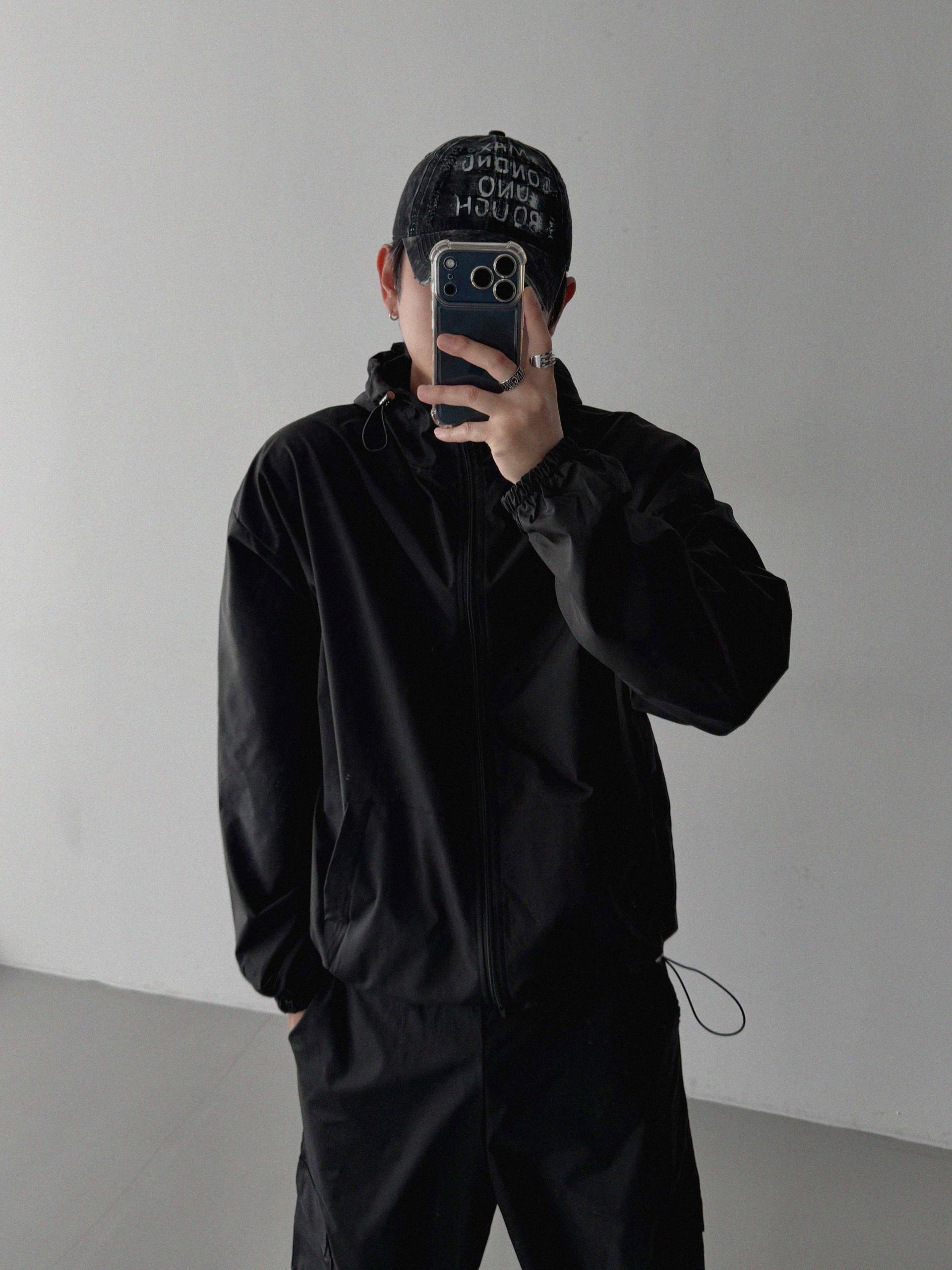 Space set-up [Wind breaker & Cargo pants]