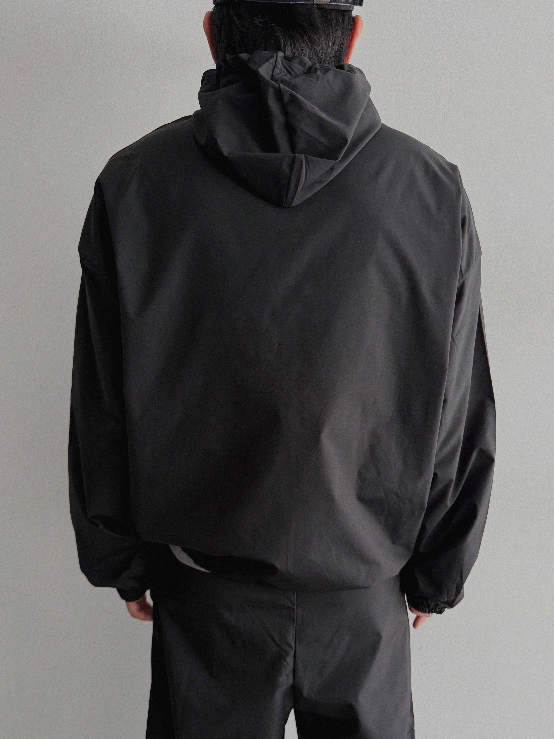Space set-up [Wind breaker & Cargo pants]