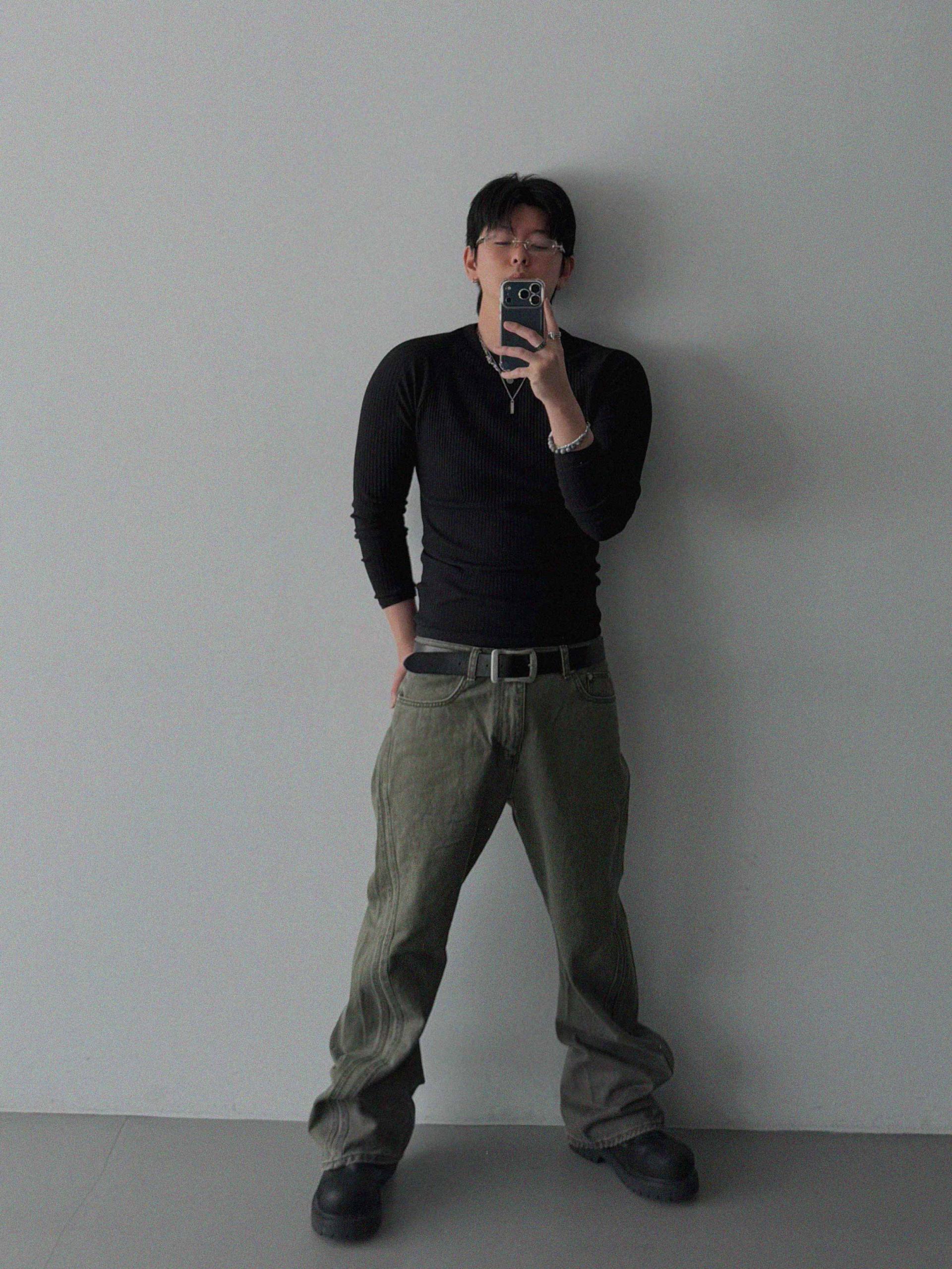 FW Double pocket curved flare pants