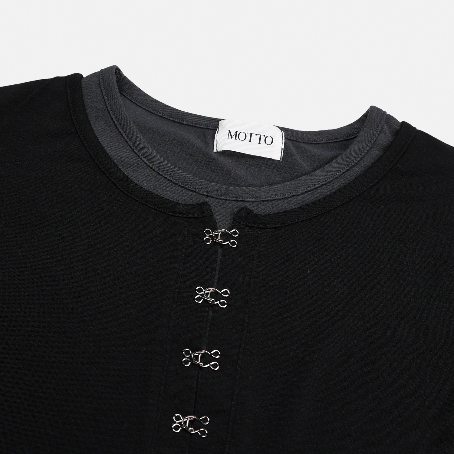 Buckle henley neck layered crop t