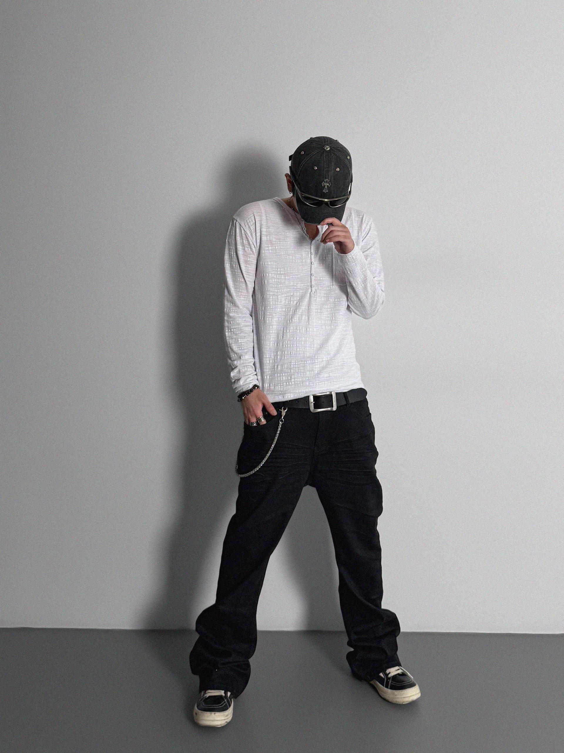 Dark embo sagging flare black jeans