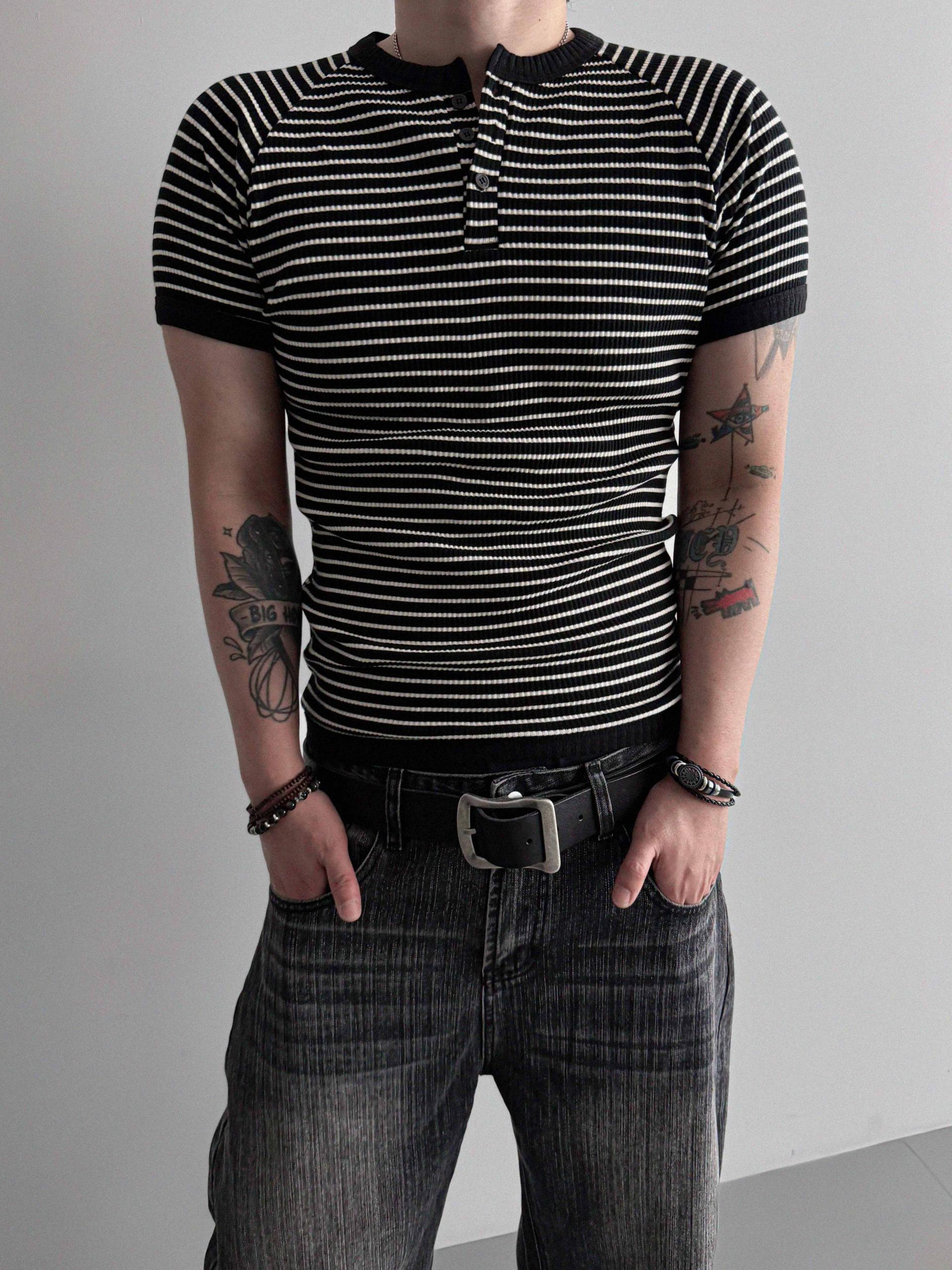 Ribbed stripe henley neck muscle half T