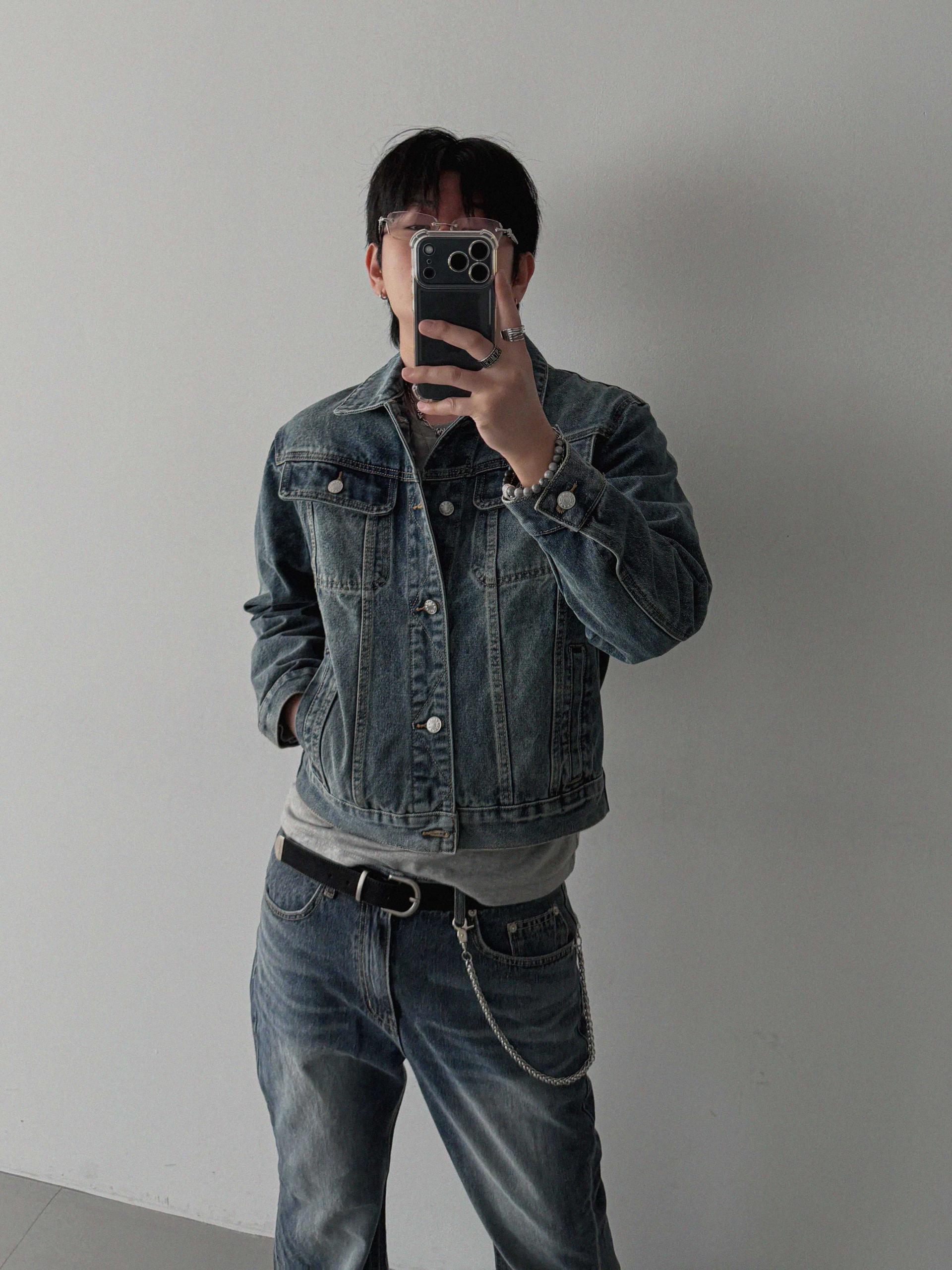 Minimal basic crop denim jacket