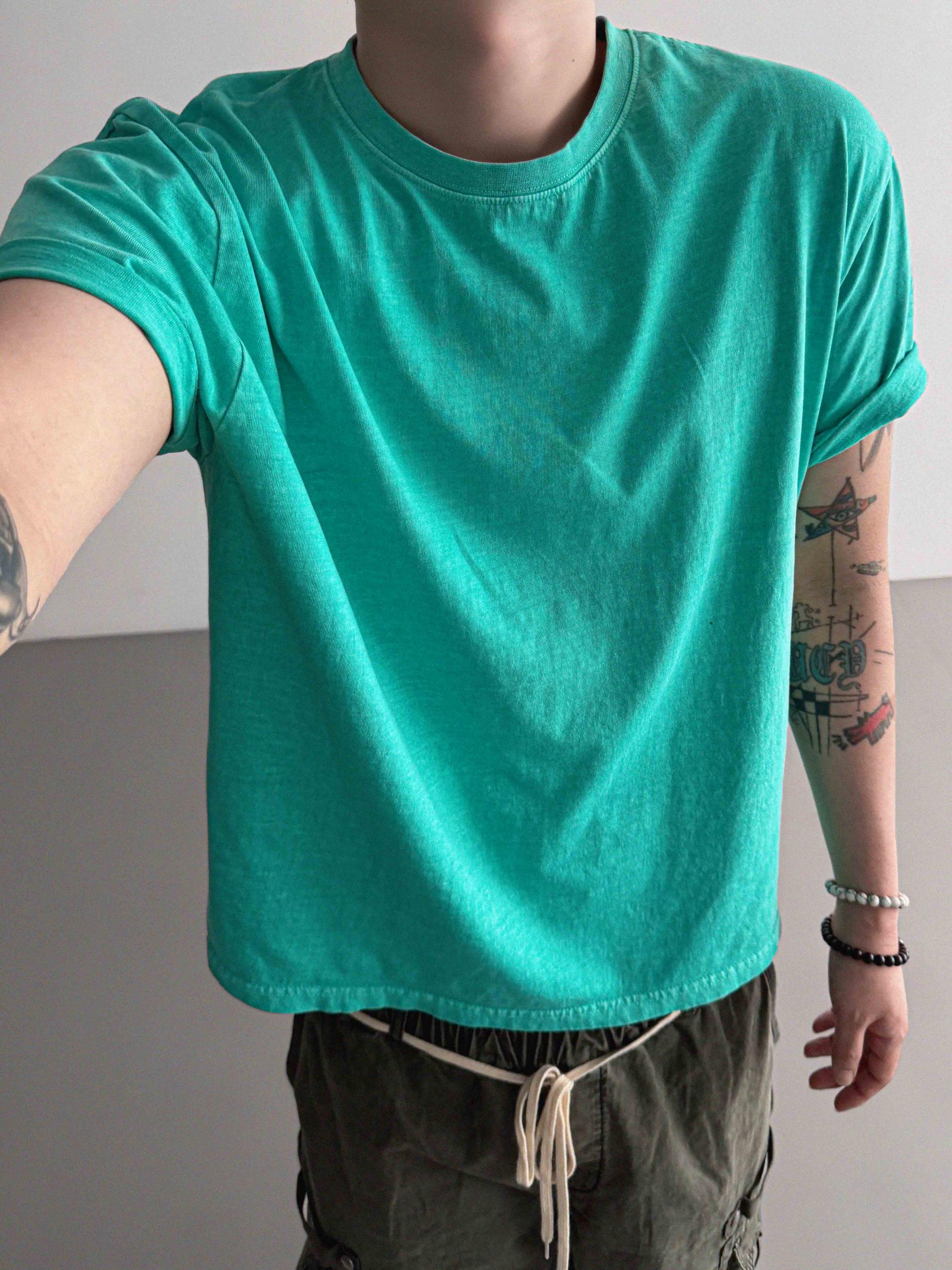 Fade pigment crop half t
