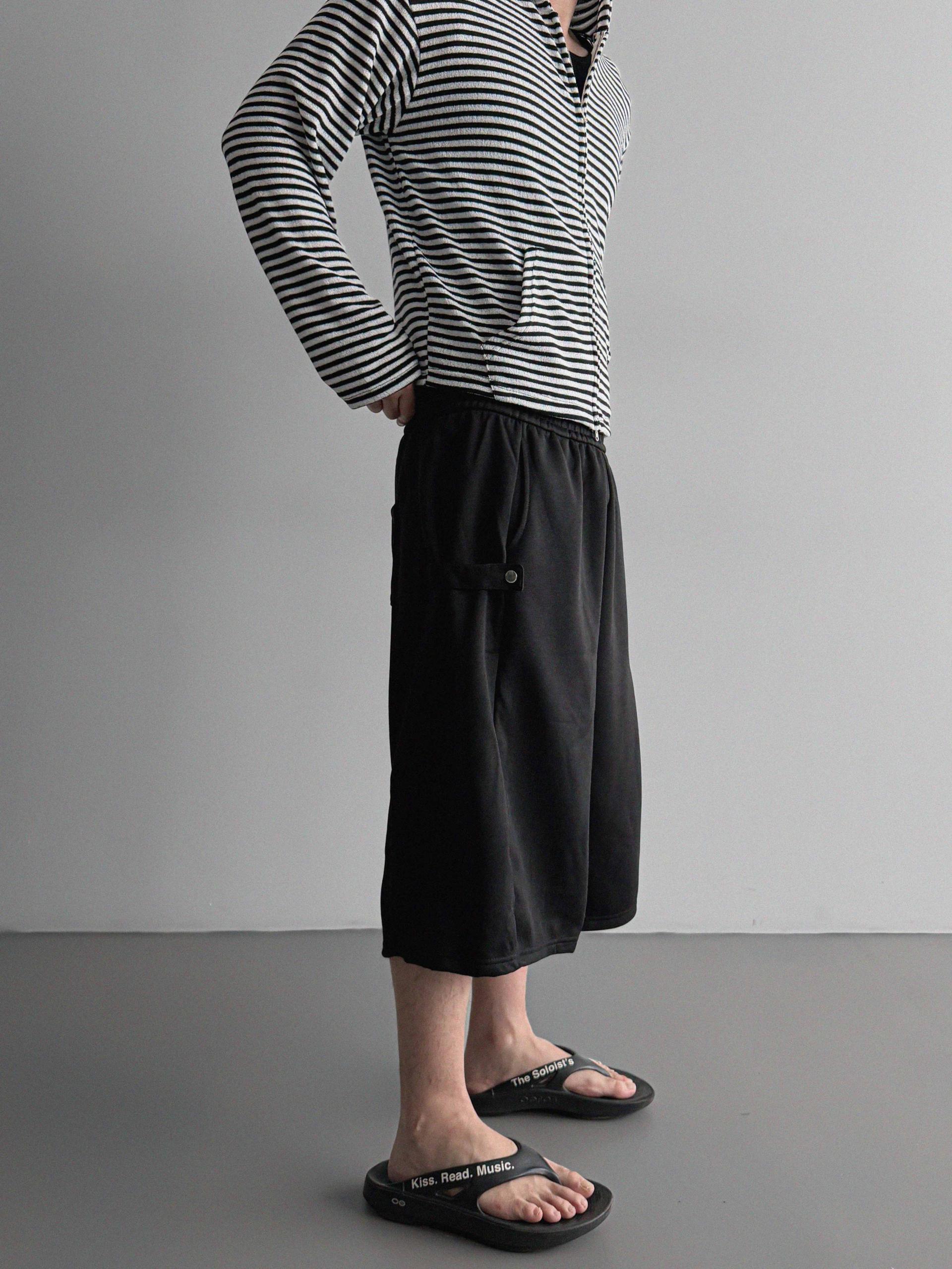 Side snap bermuda sweat pants