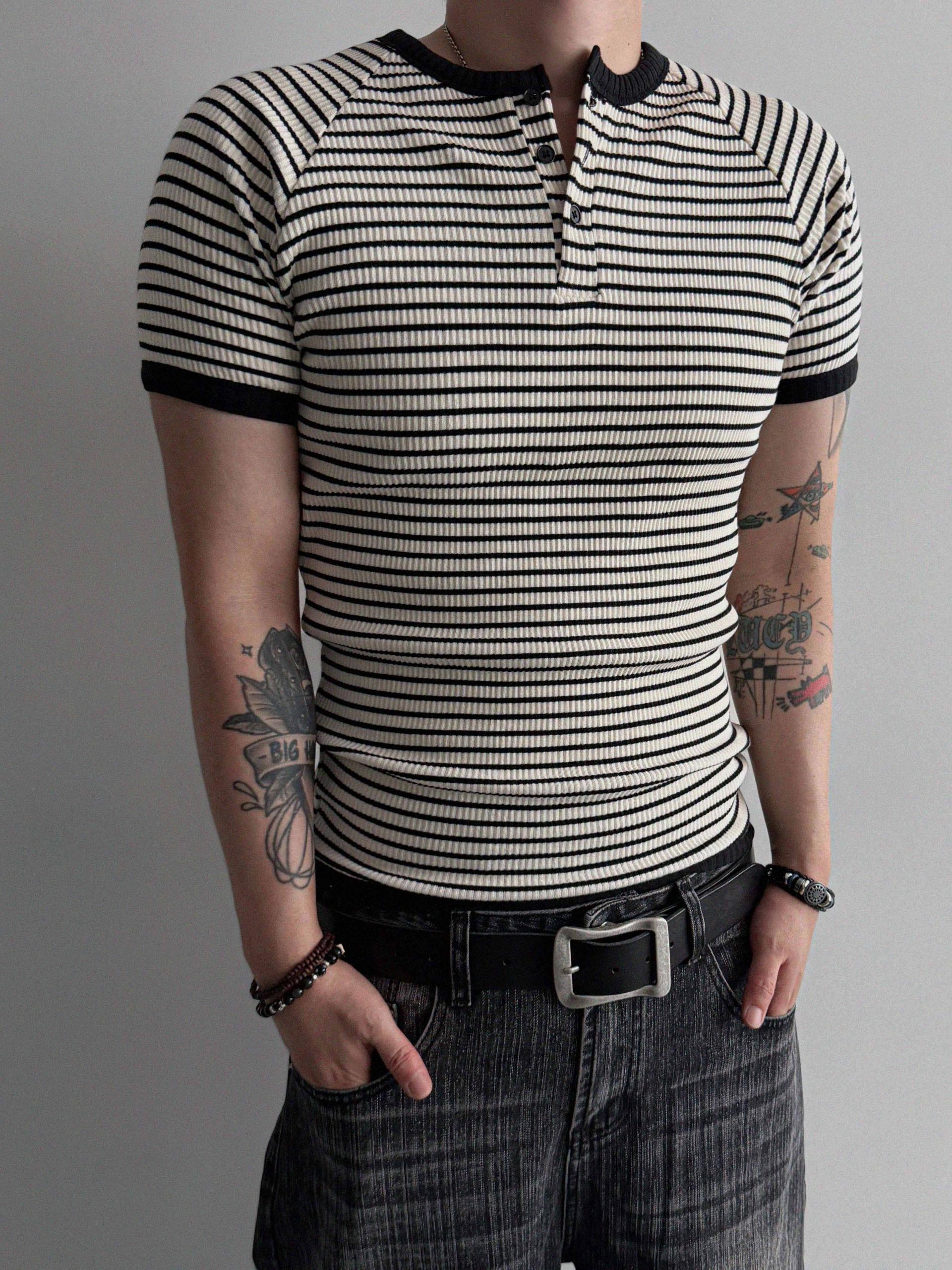 Ribbed stripe henley neck muscle half T