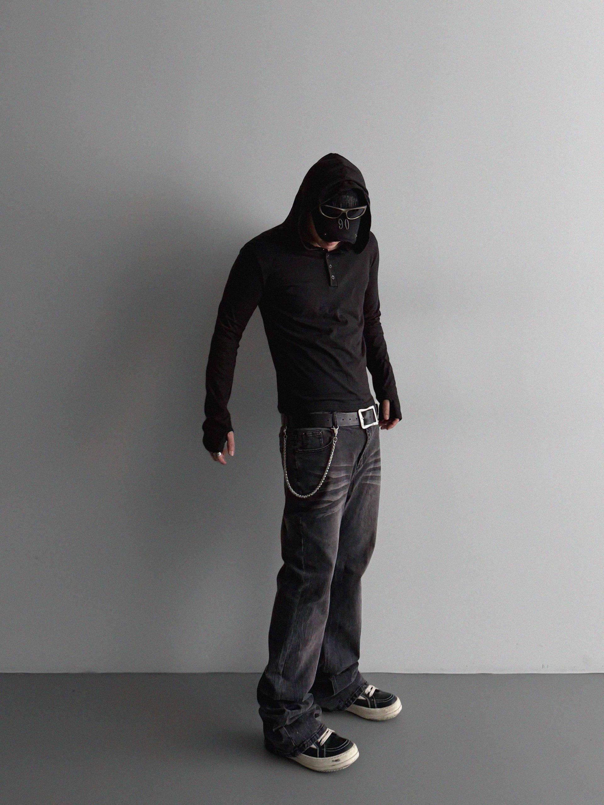 Slack sagging flare black jean