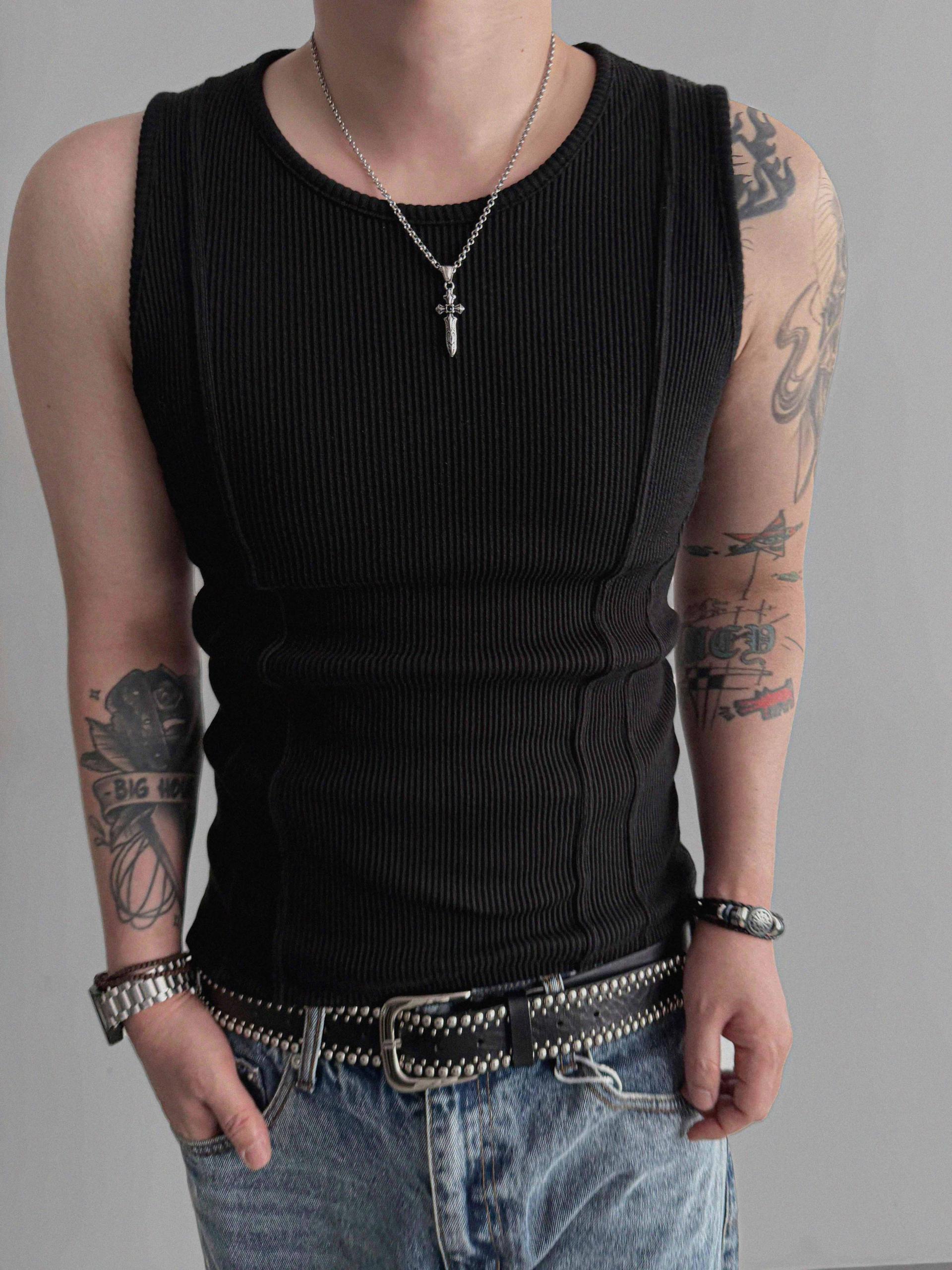 Incision ribbed slim sleeveless
