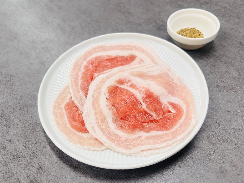 꽃모양 흑돼지 꽃삼겹살