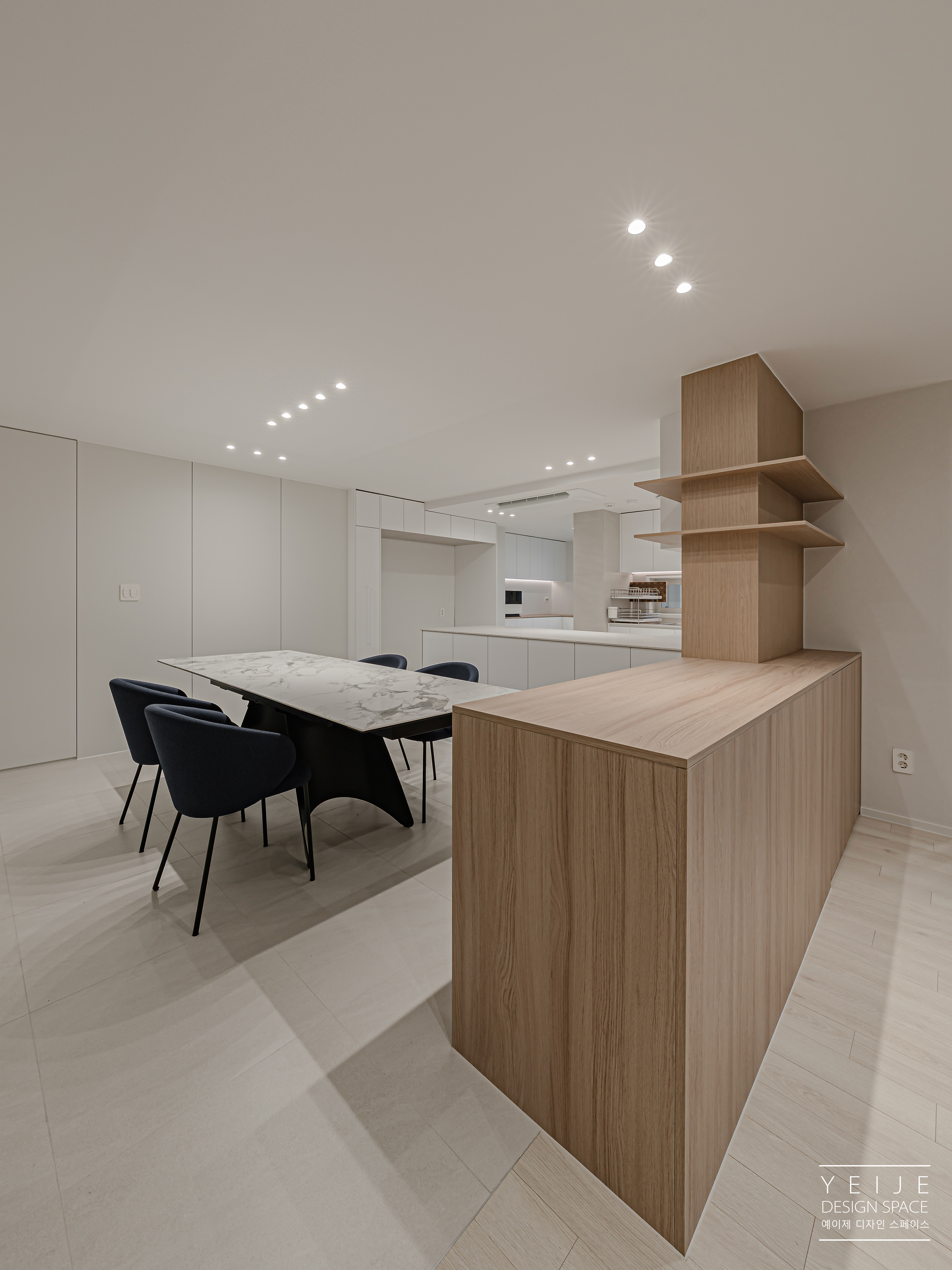 2080937ebf770.jpg