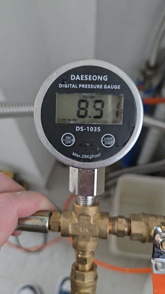 f880648a4adc6.gif