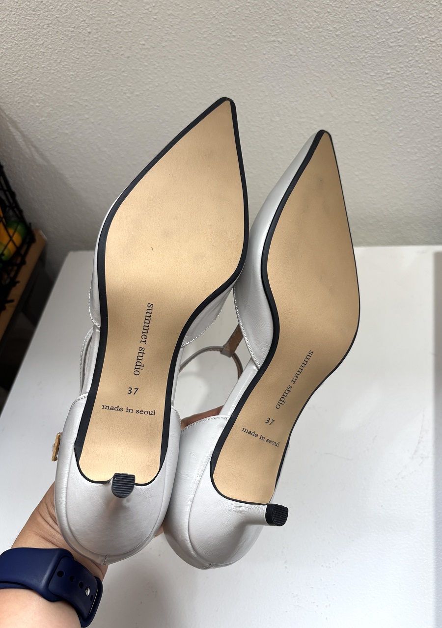 Signature T-strap Middle Heel < S22030 > 시그니처 티스트랩 미들힐 슈즈 3컬러 5cm - 라이트 그레이 240