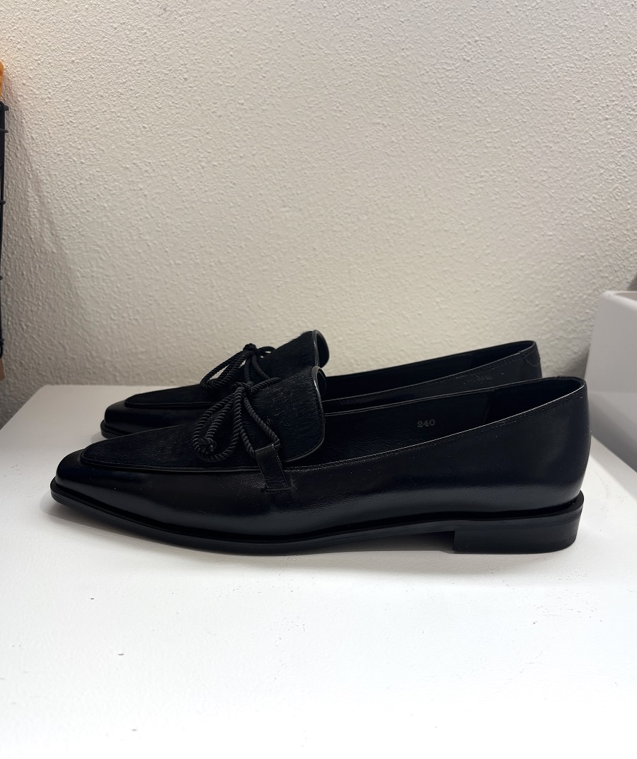 Floret Ribbon Loafer < S22033 > 플로렛 리본 로퍼 3컬러 1.5cm - 블랙 송치 240