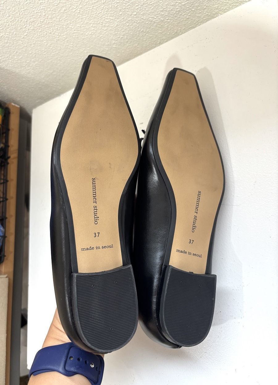 Rain drop Flat shoes < S25004 > 레인 드롭 플랫슈즈 3컬러 1cm -블랙 (유광) 240