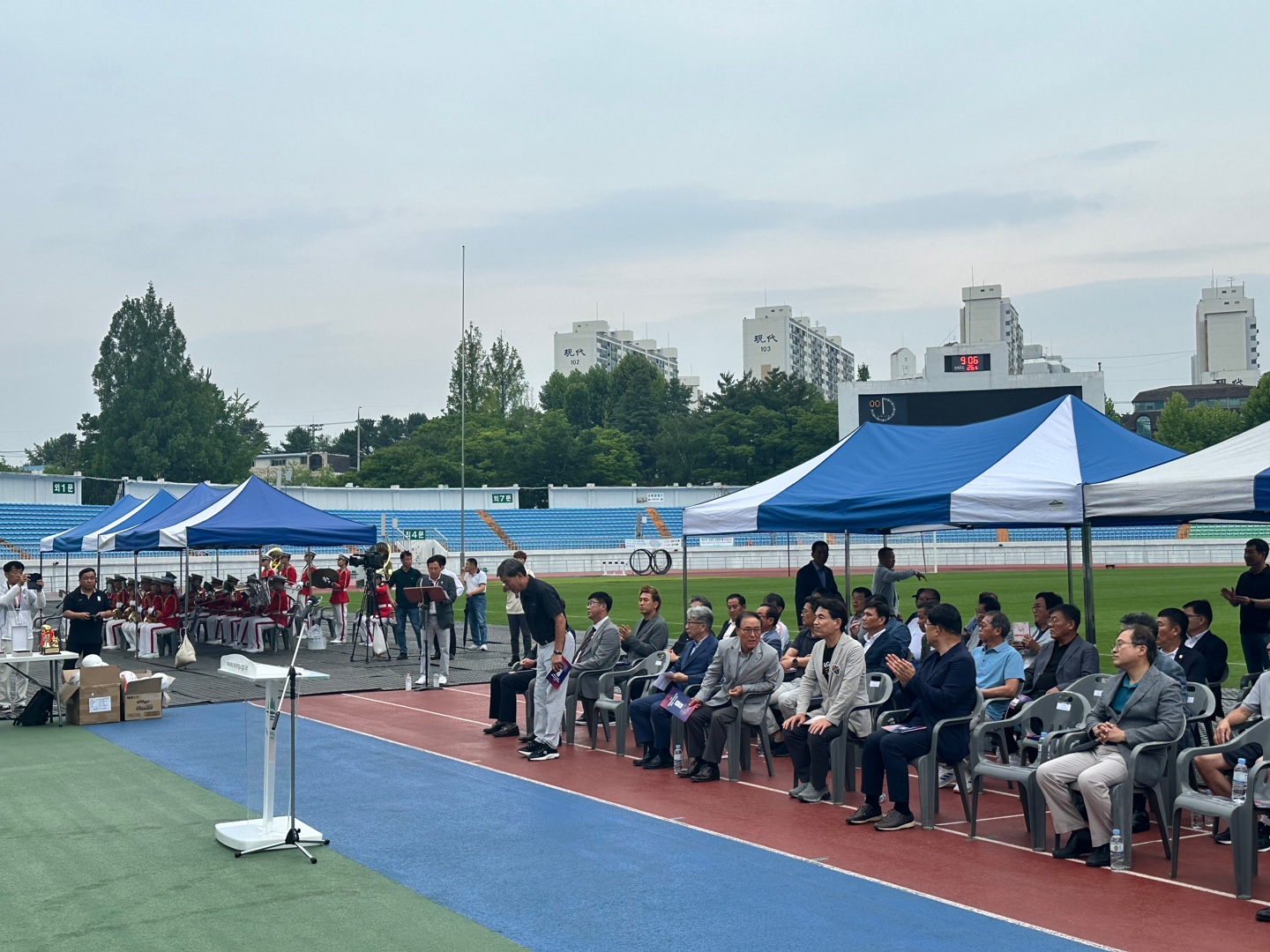 b2201898f77d6.jpg