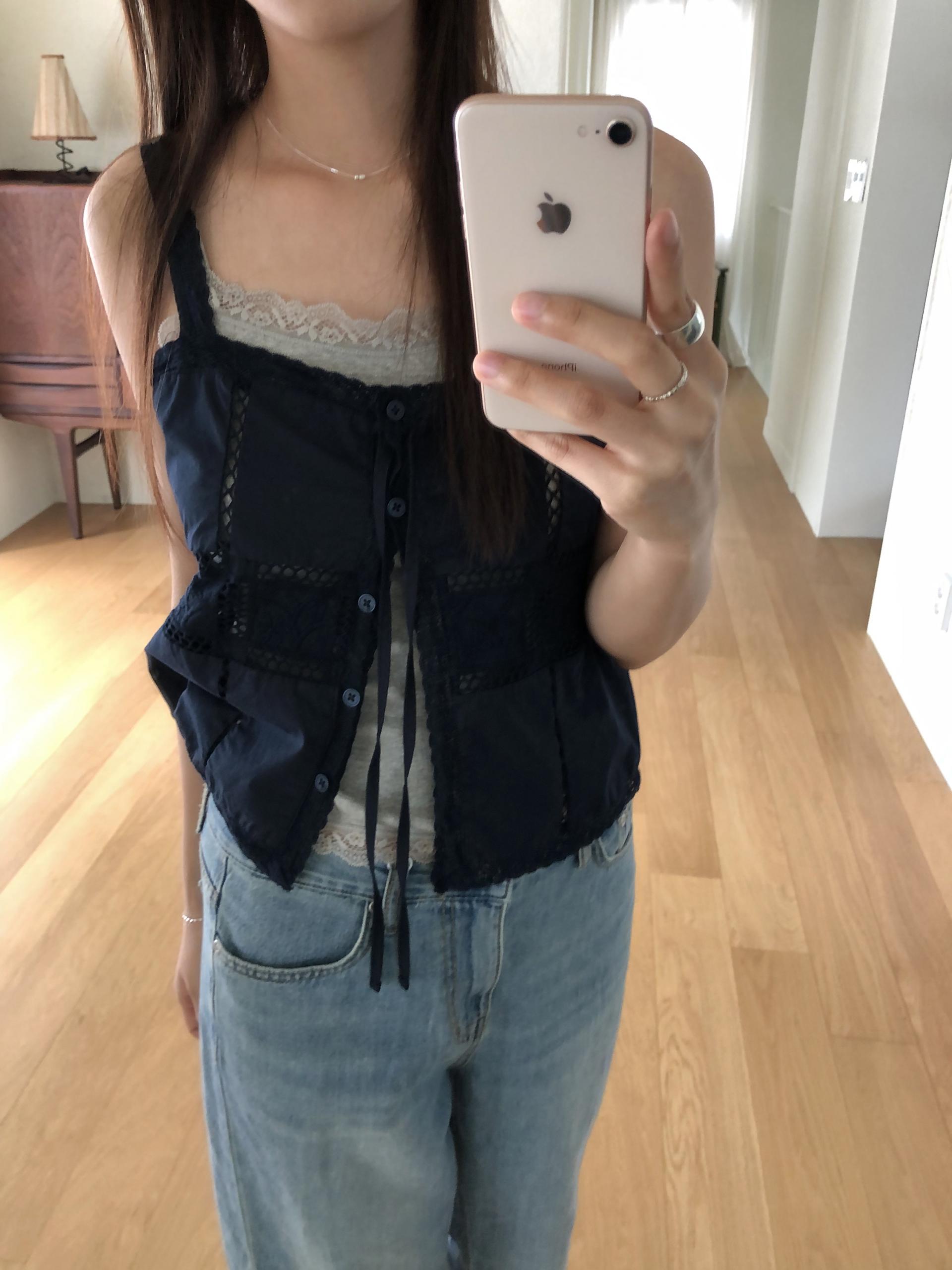 Scoop lace sleeveless