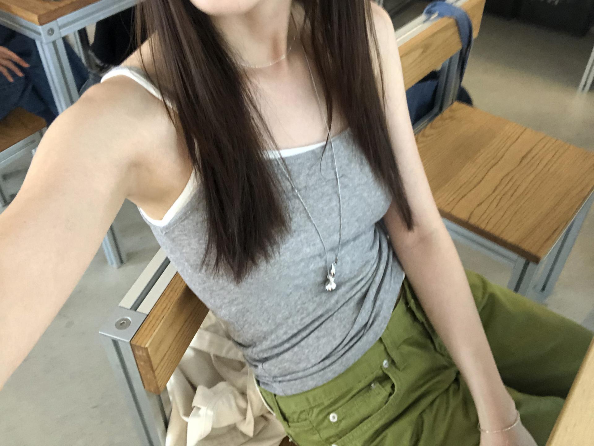 Base sleeveless