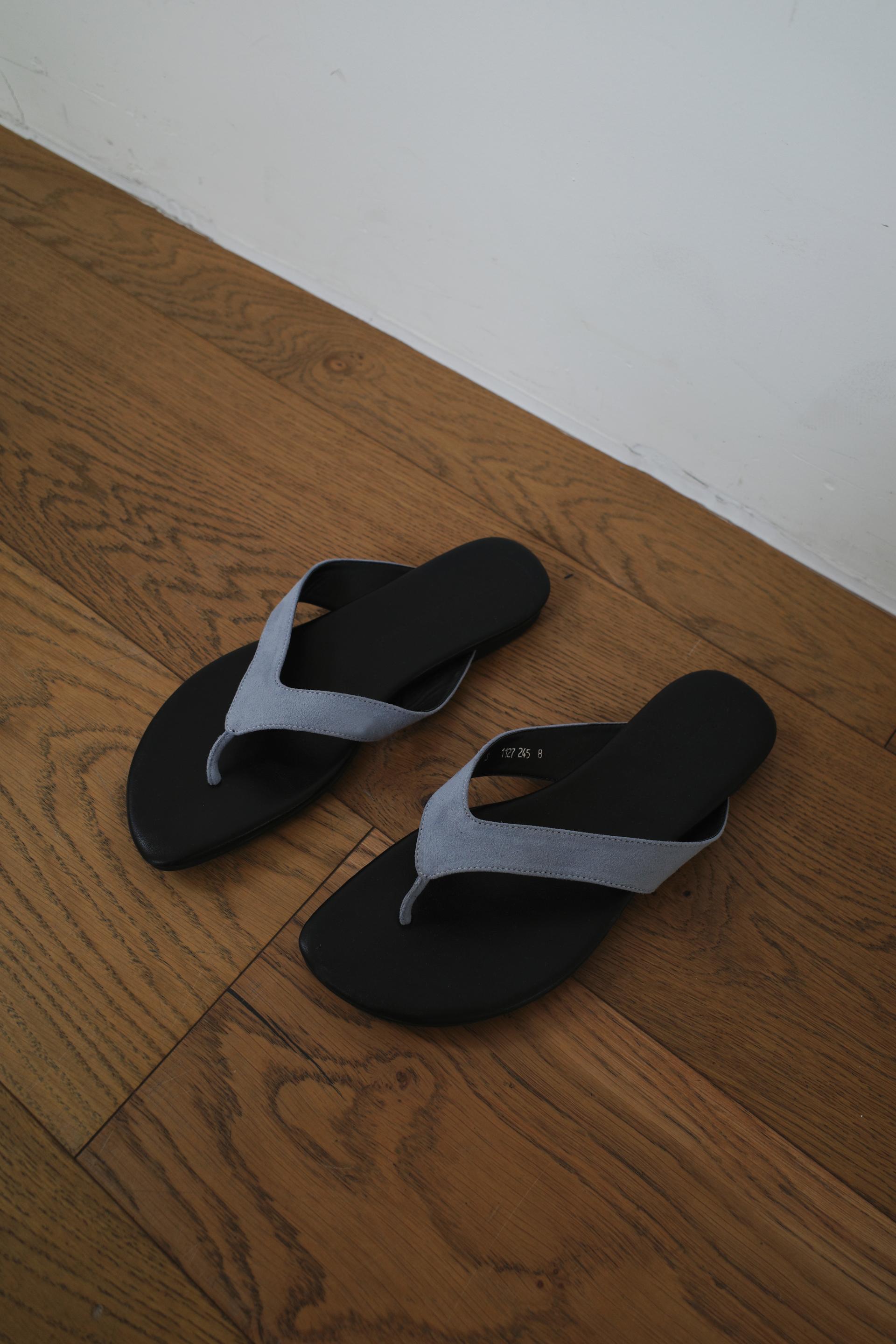 Suede flip flop