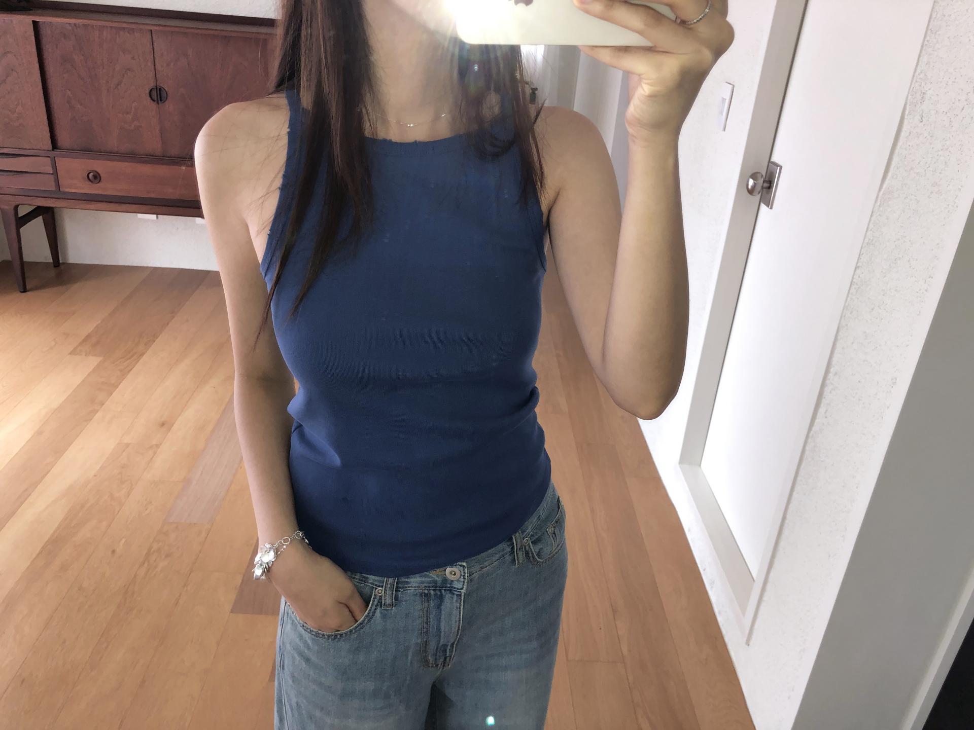 Damage sleeveless