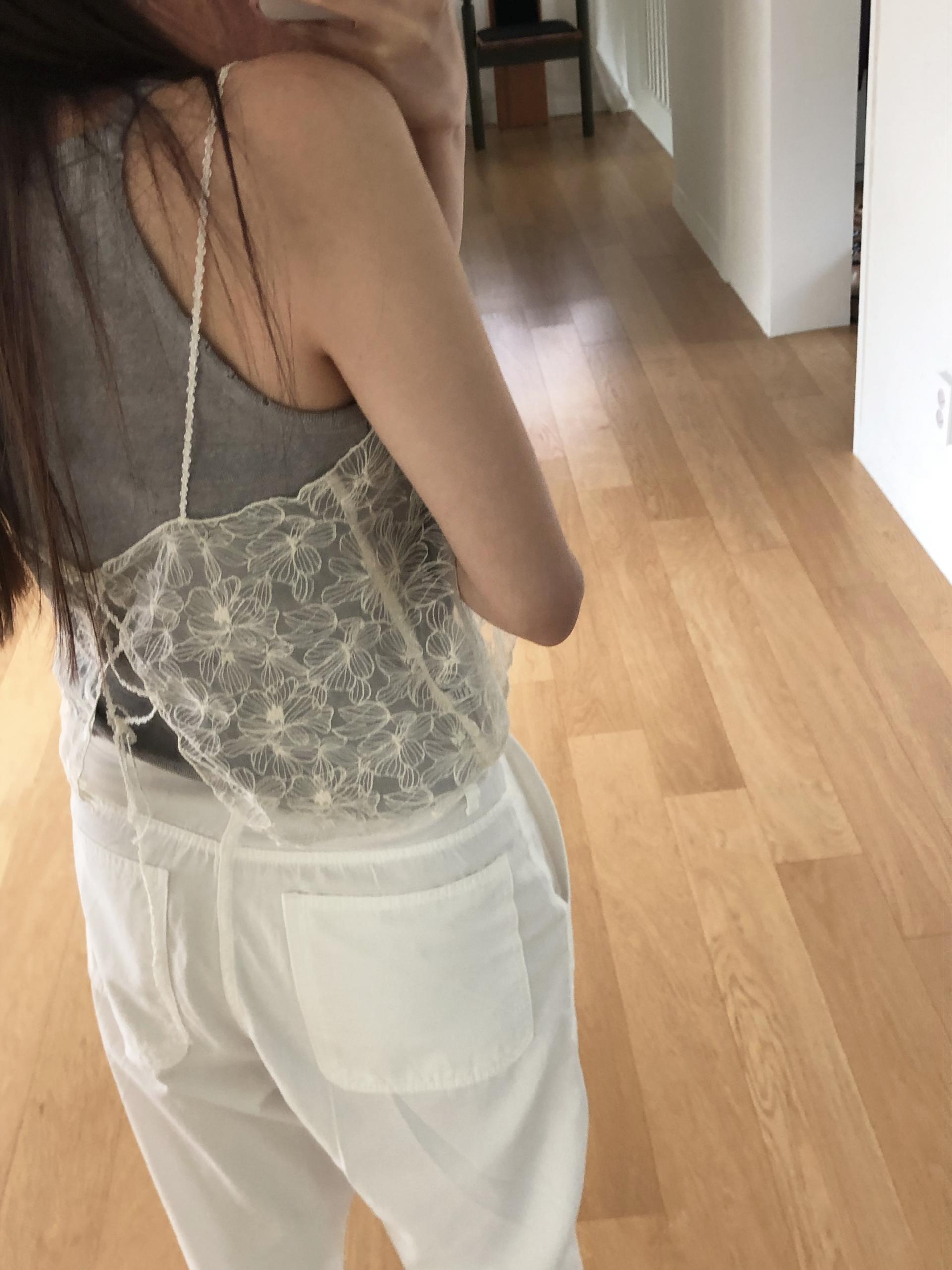 Damage sleeveless