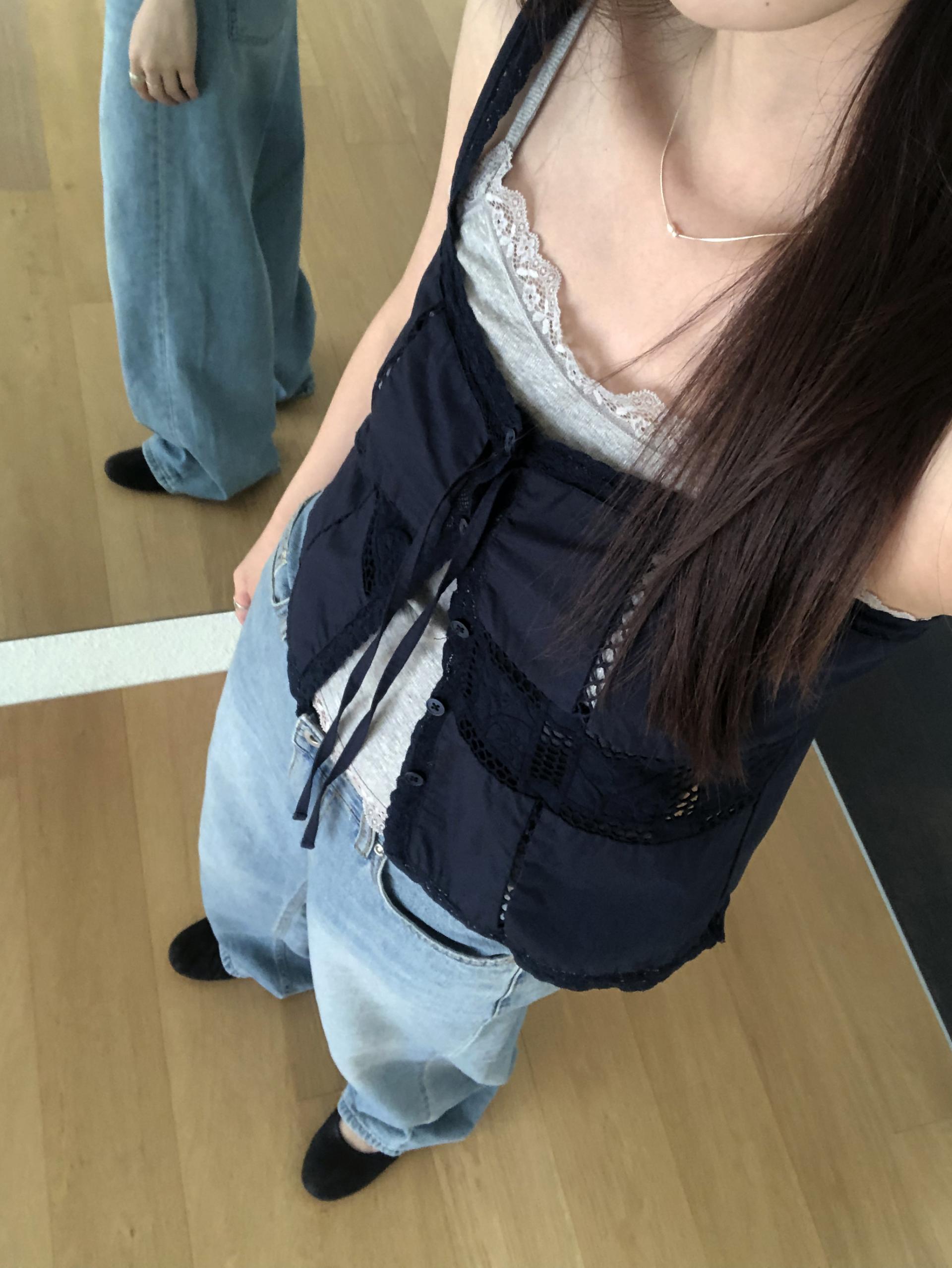 Scoop lace sleeveless