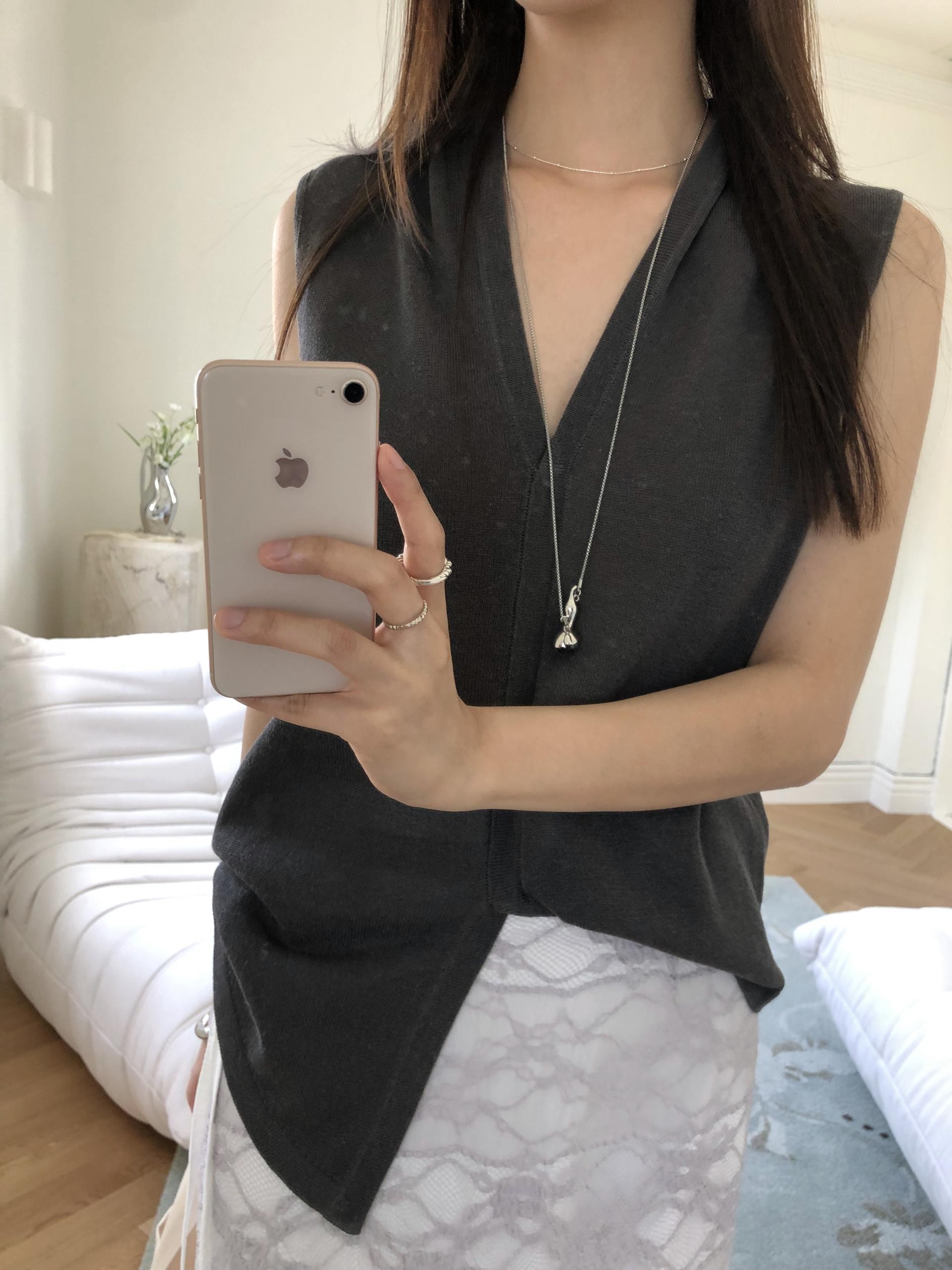 Mute knit top