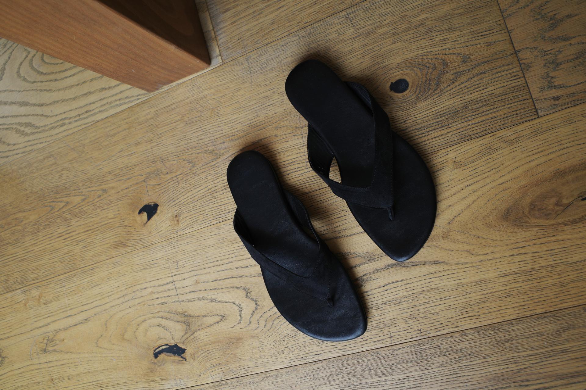 Suede flip flop