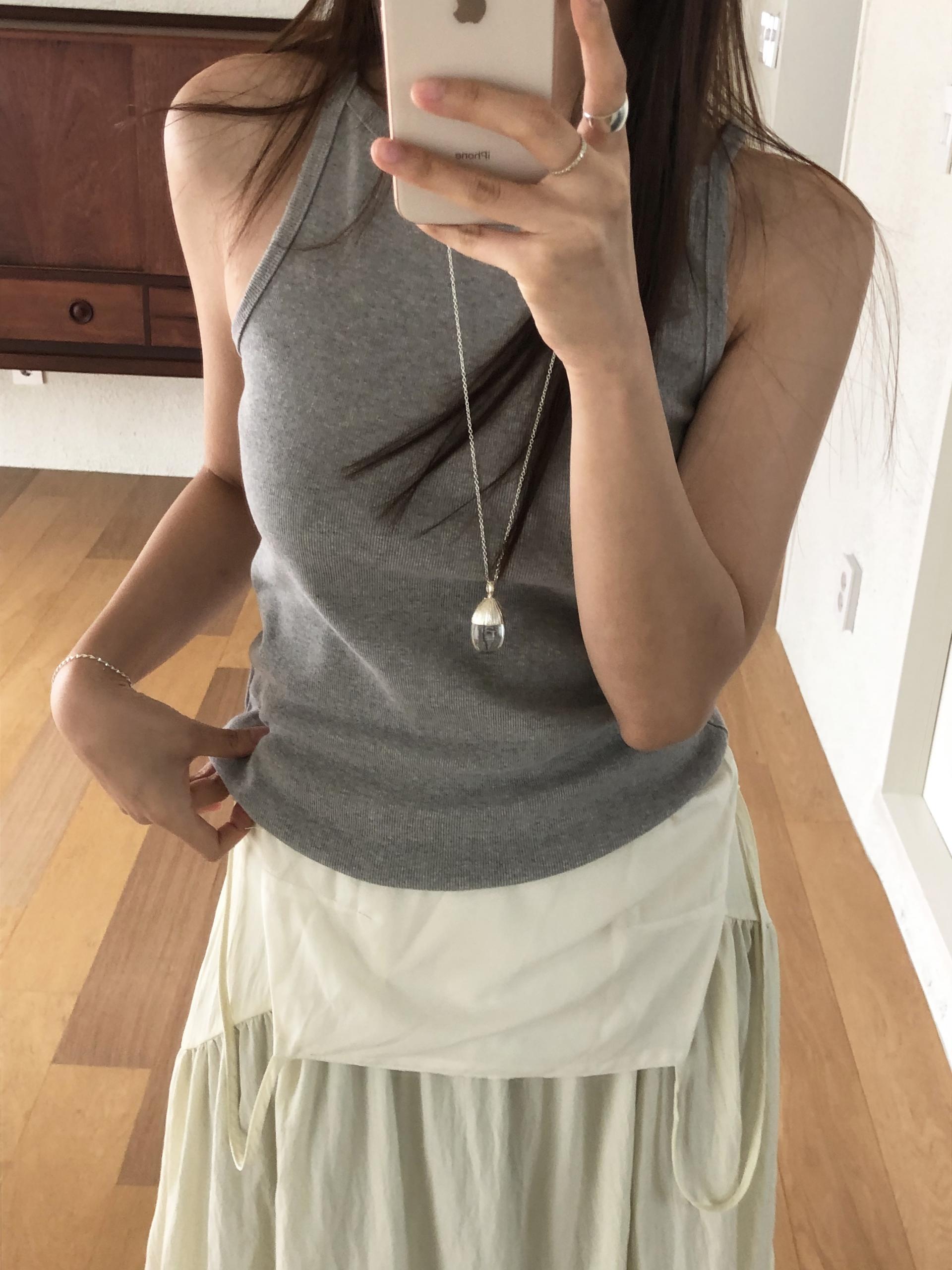 Damage sleeveless